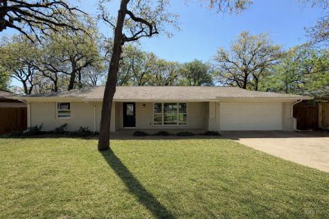 721 Briarwood Lane Hurst TX 76053