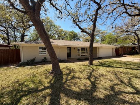 721 Briarwood Lane Hurst TX 76053