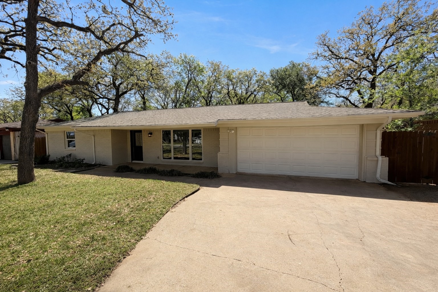 721 Briarwood Lane Hurst TX 76053
