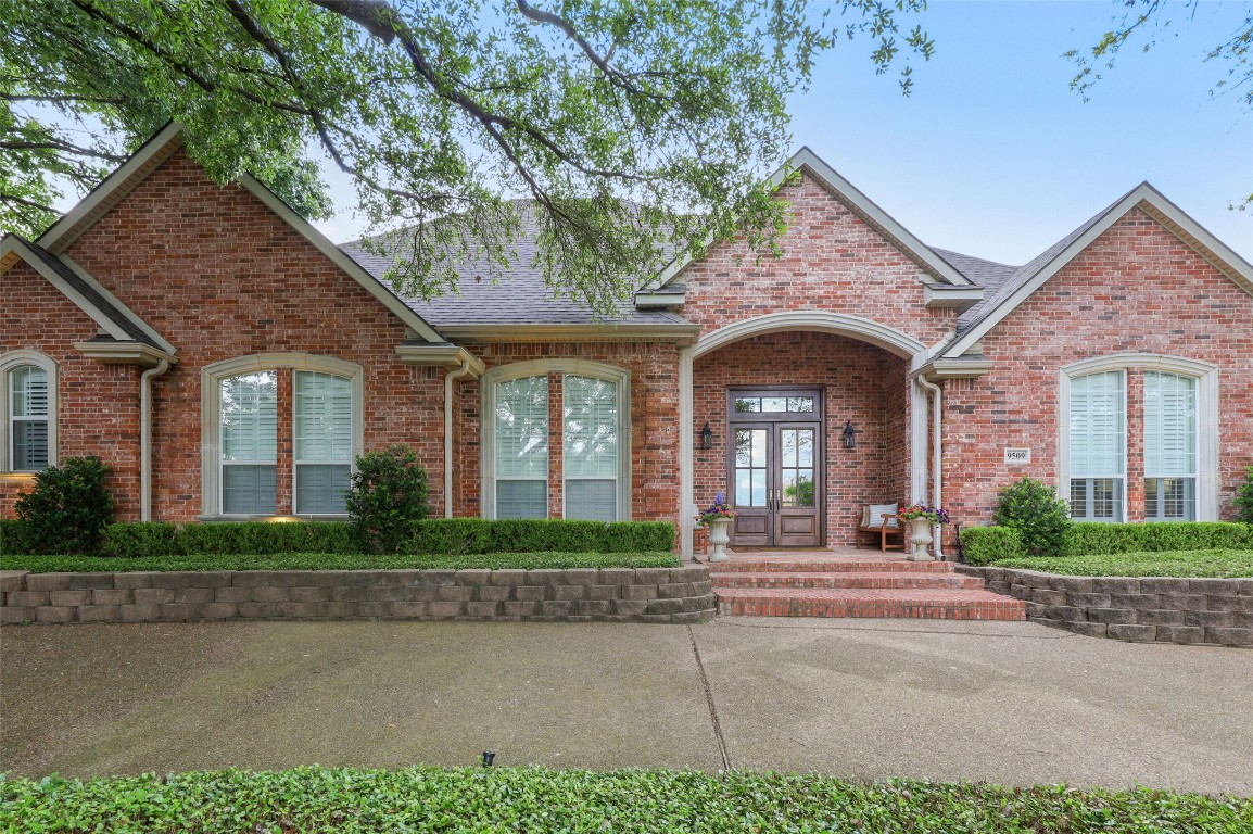 9509 Shady Valley Drive Dallas TX 75238