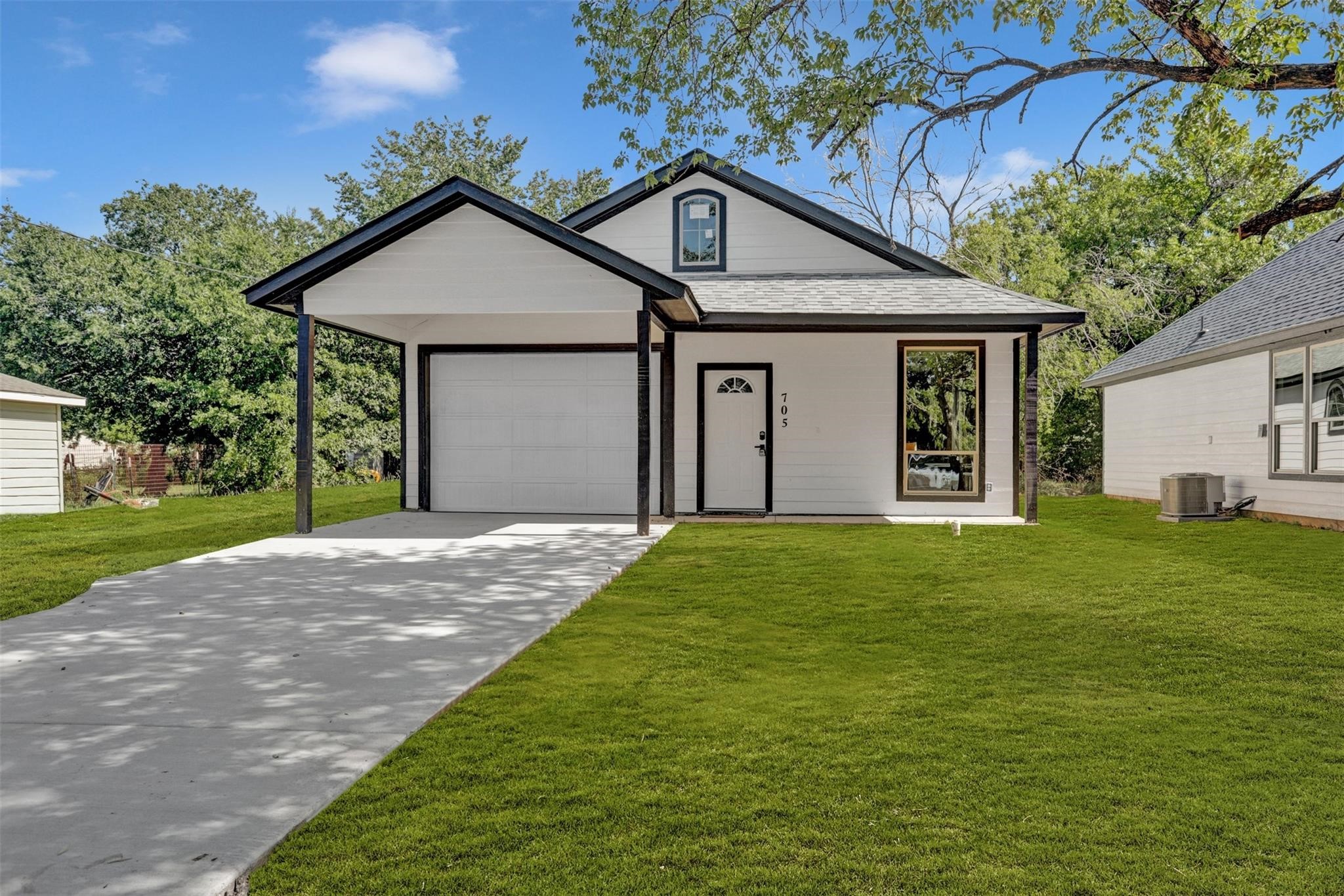 705 E Hanna Street Denison TX 75021