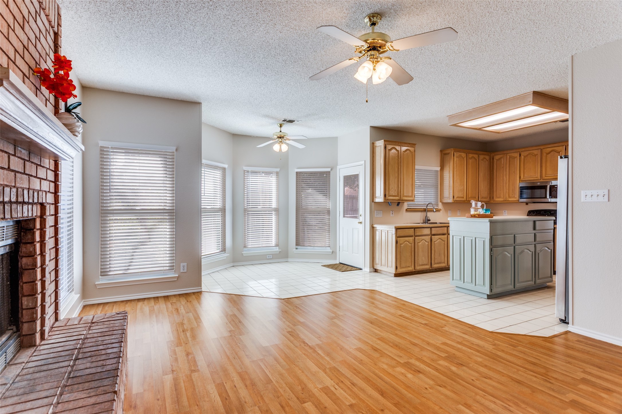6800 Moss Lane North Richland Hills TX 76182