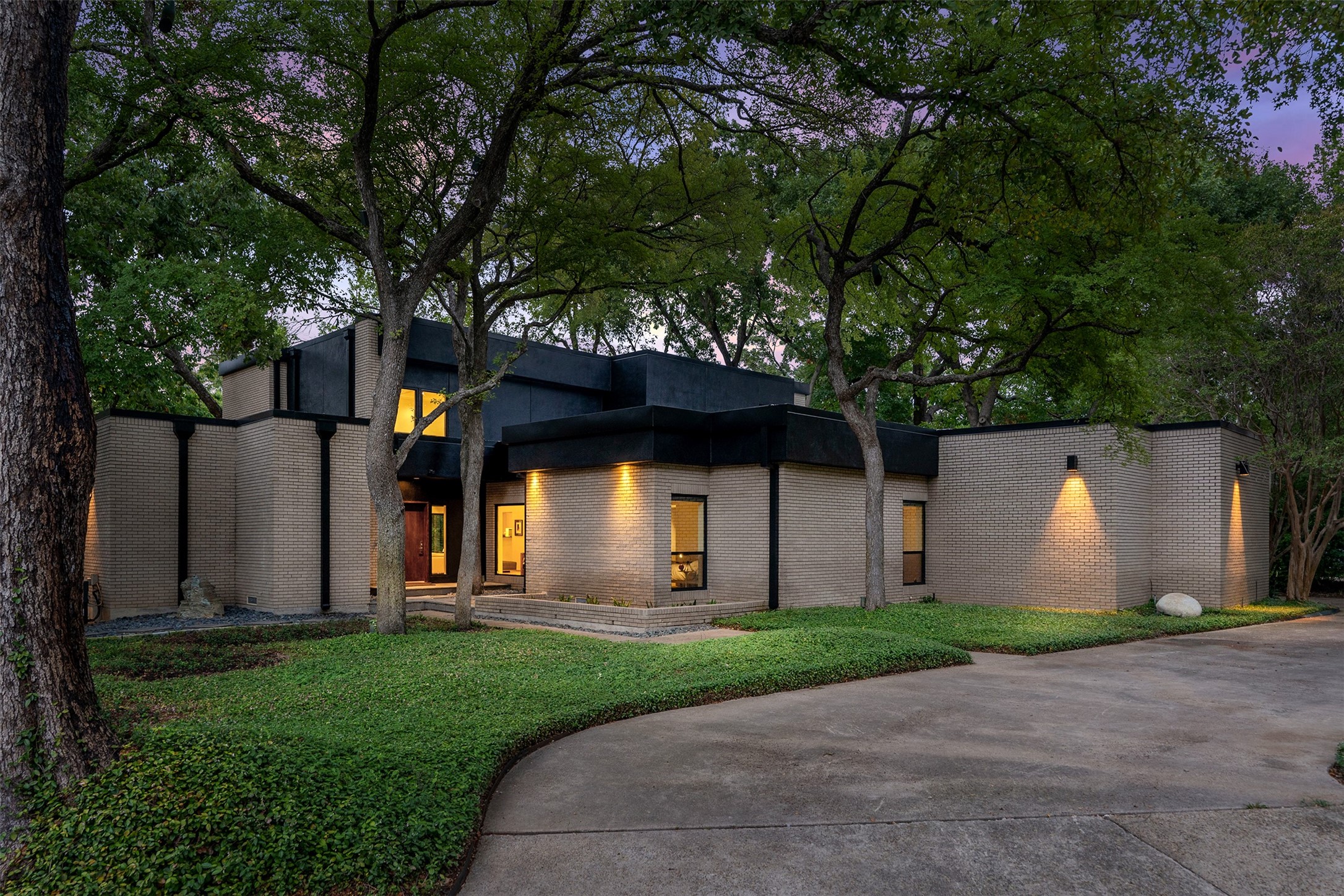 6323 Kalani Place Dallas TX 75240