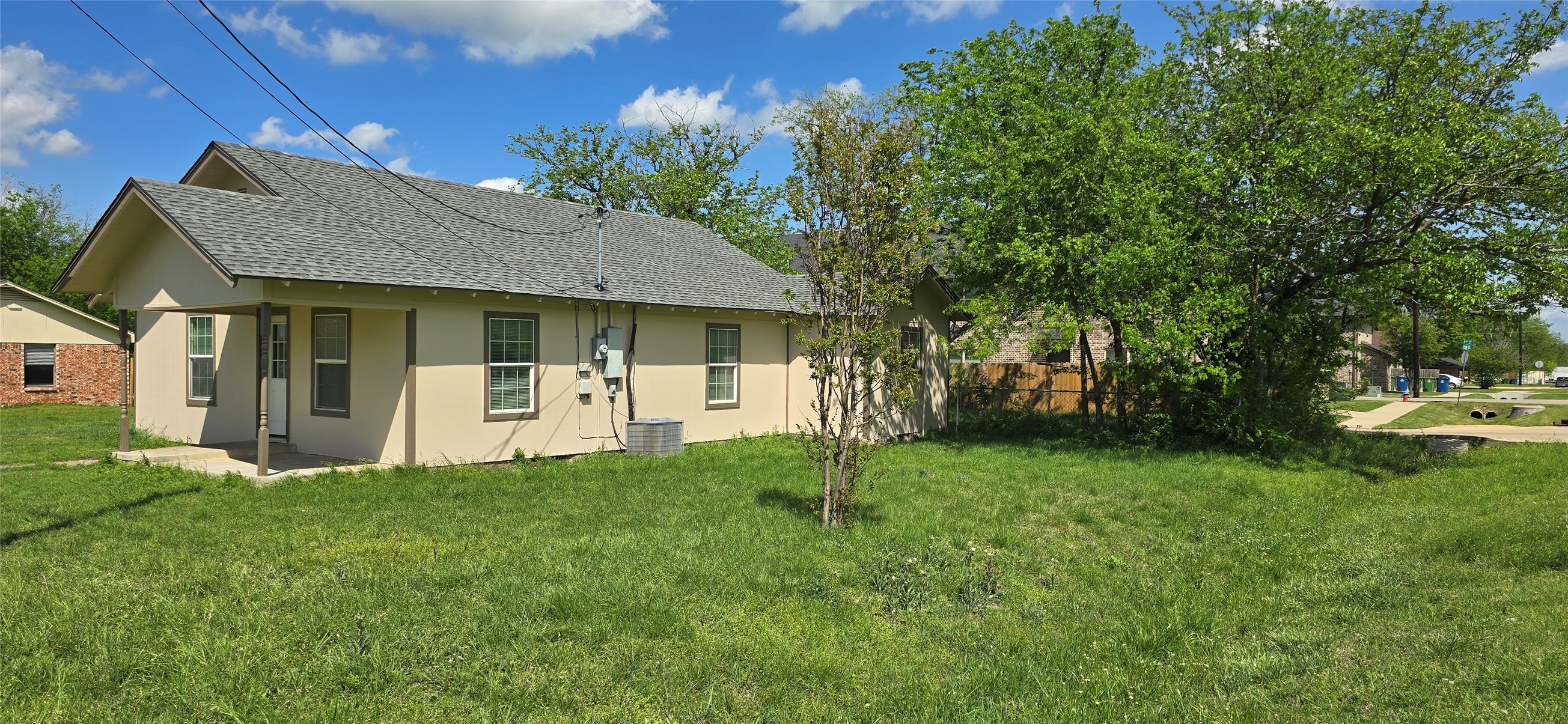 800 N 4th Street Sanger TX 76266