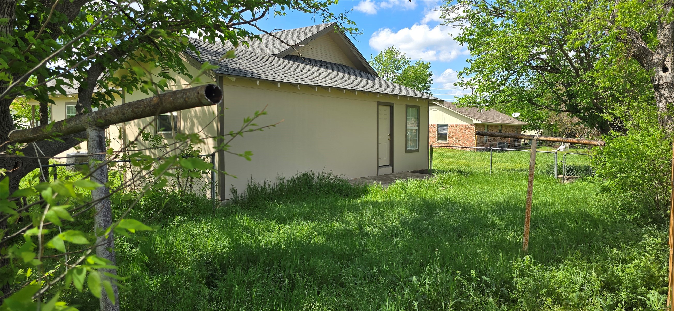 800 N 4th Street Sanger TX 76266