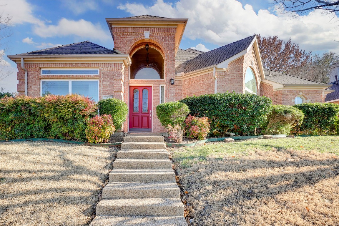 102 Lake Forest Court Garland TX 75044