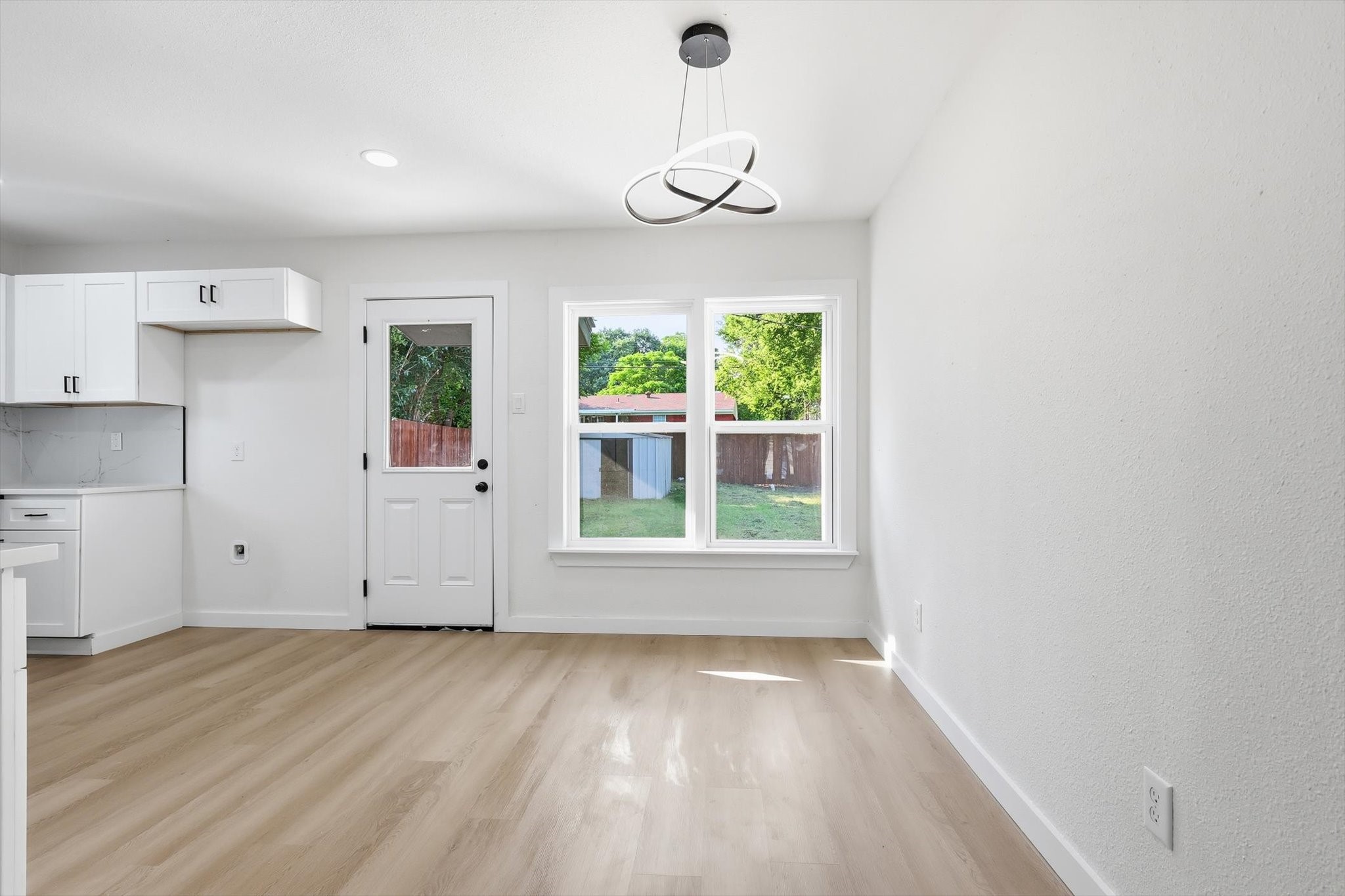 2109 Hedgerow Street Arlington TX 76010