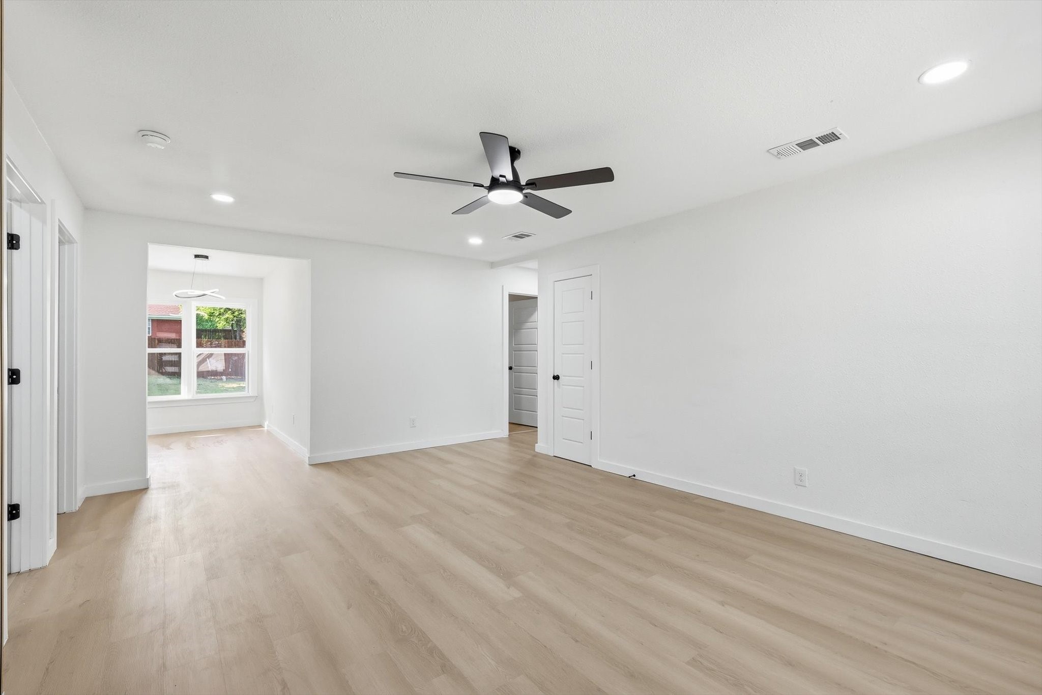 2109 Hedgerow Street Arlington TX 76010