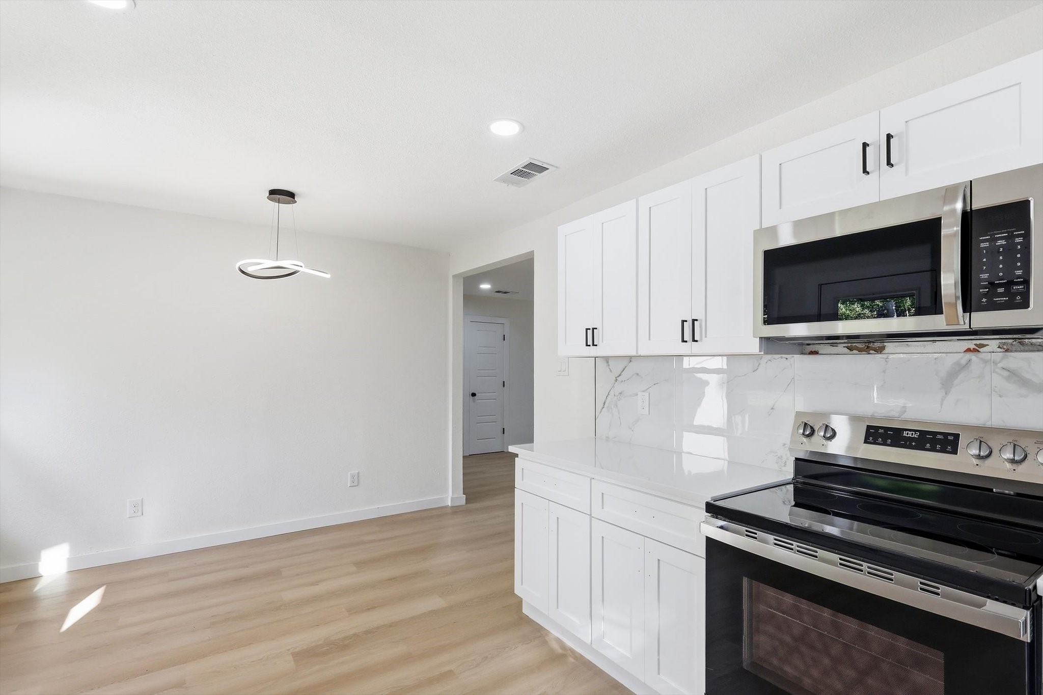2109 Hedgerow Street Arlington TX 76010