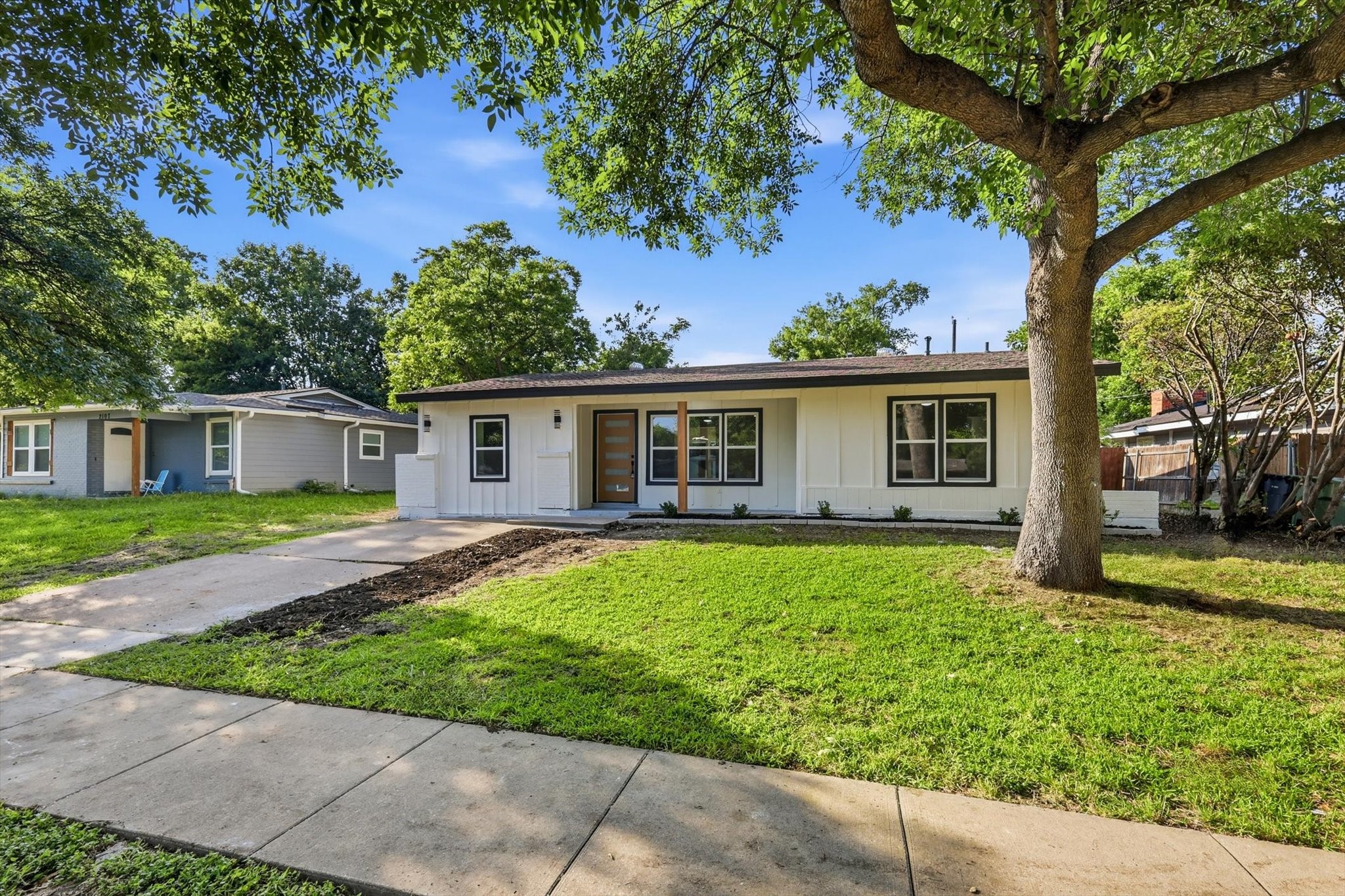 2109 Hedgerow Street Arlington TX 76010