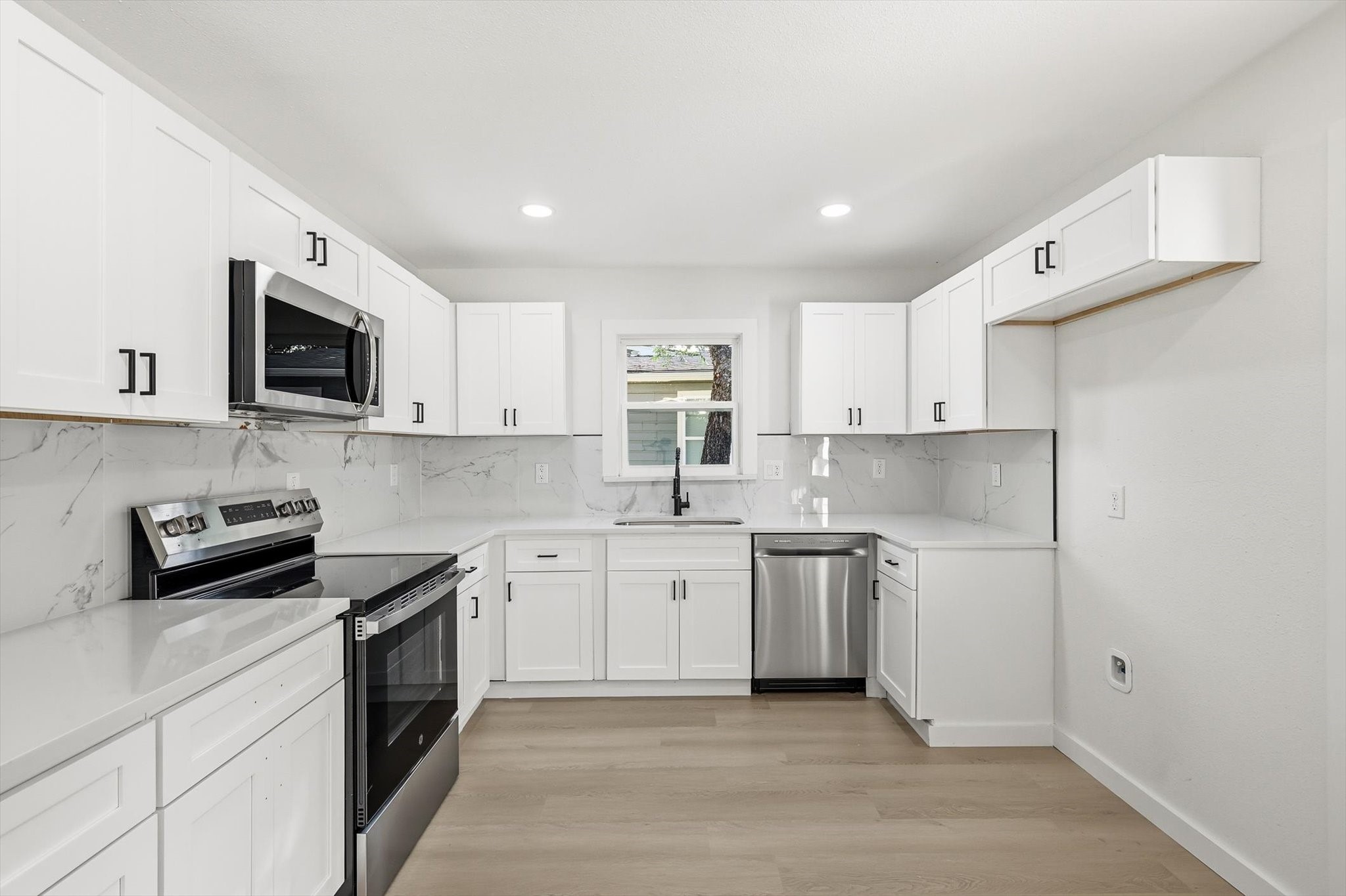 2109 Hedgerow Street Arlington TX 76010