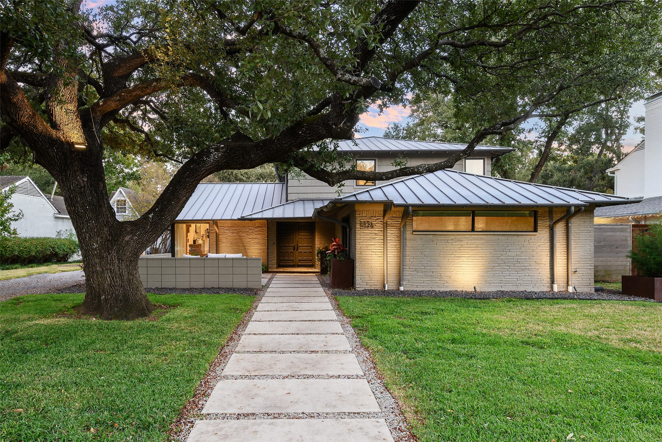 5526 W University Boulevard Dallas TX 75209