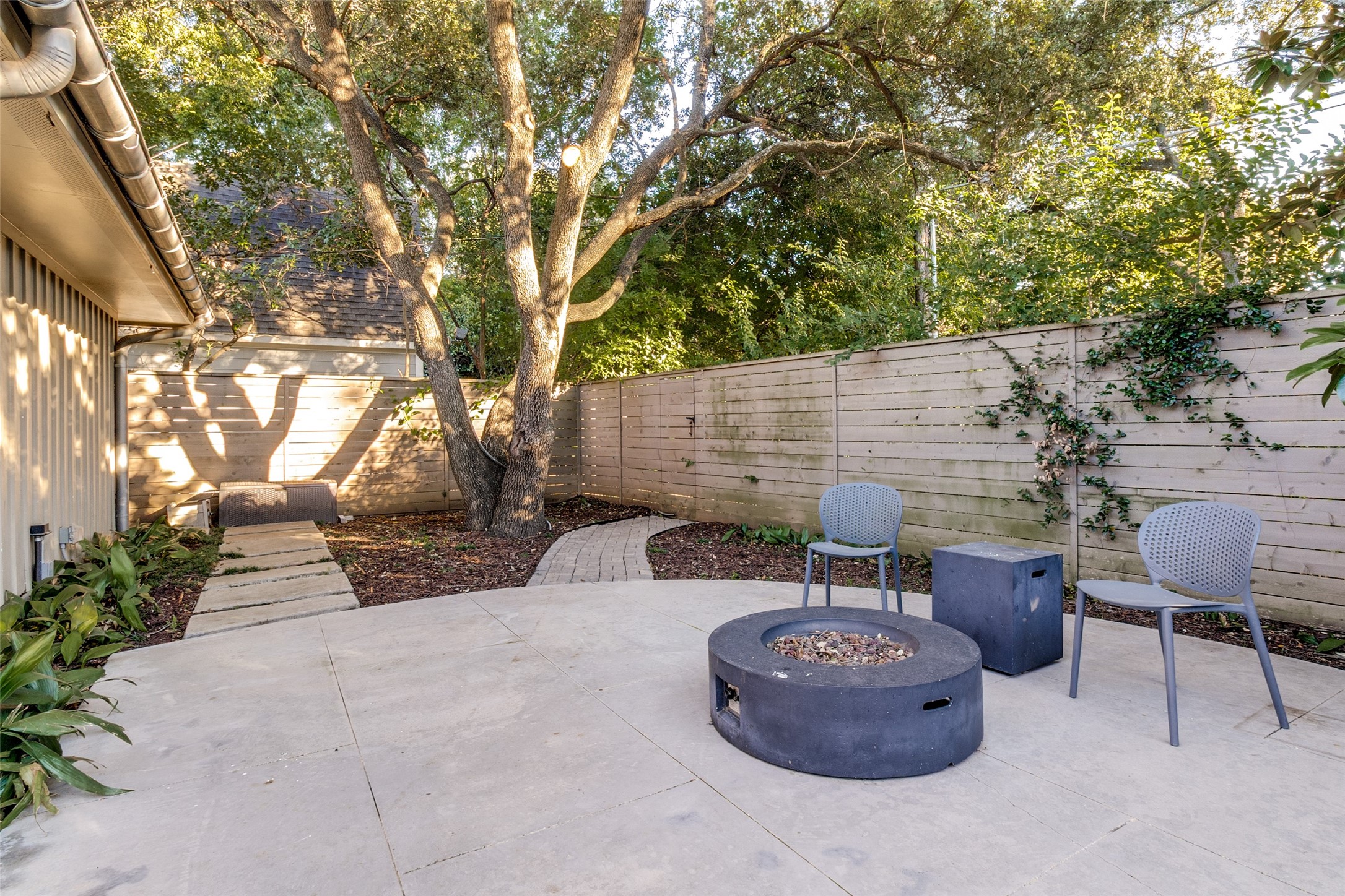 5526 W University Boulevard Dallas TX 75209