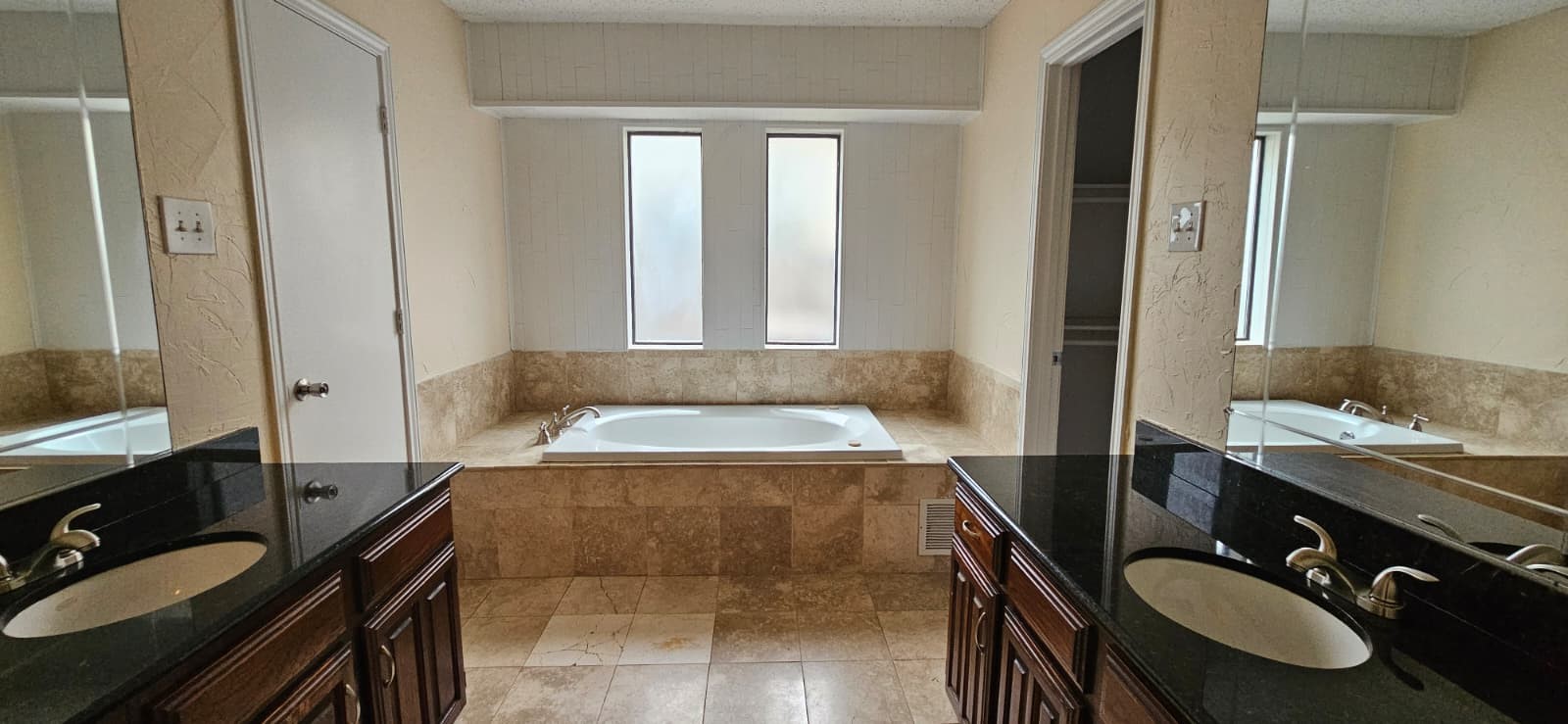 1721 Saint James Carrollton TX 75007