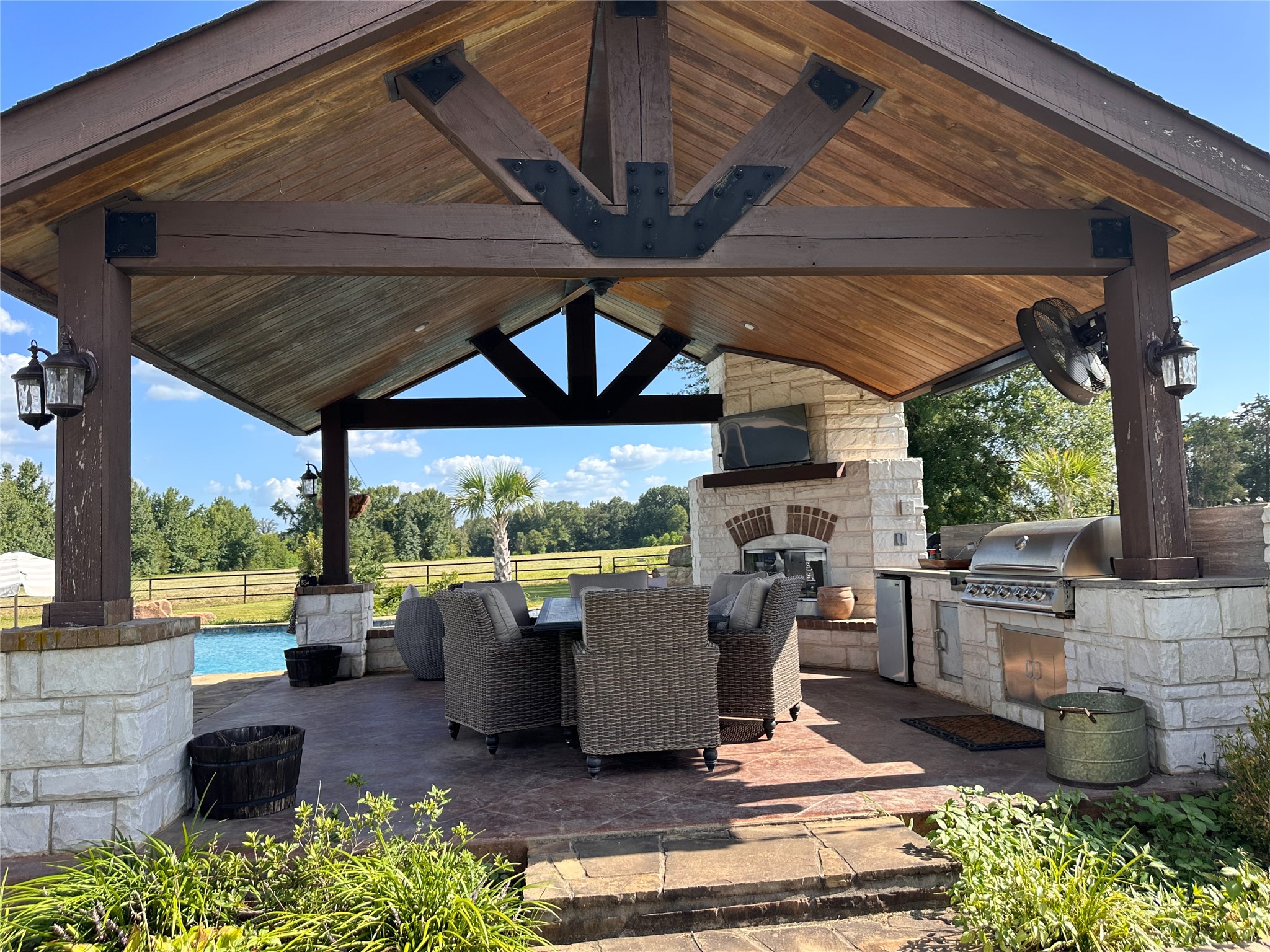 2320 W Highway 11 Pittsburg TX 75686
