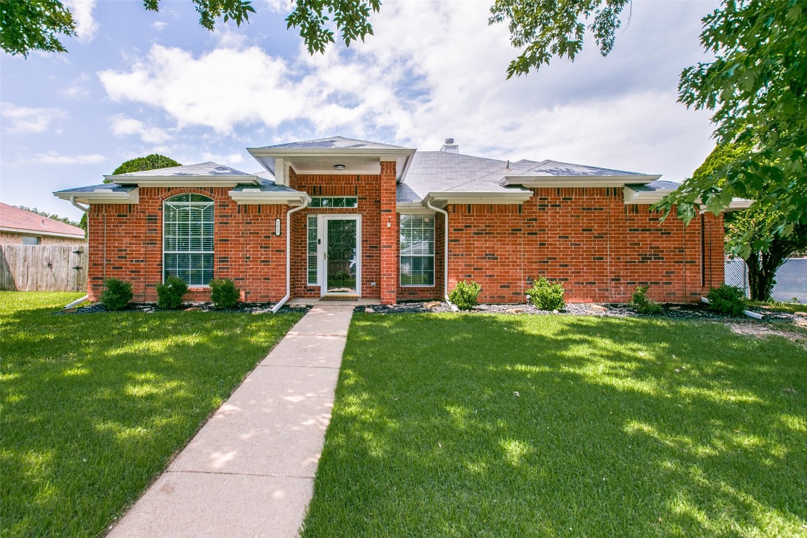 2617 Pioneer Lane Lancaster TX 75146