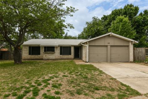 1100 Burgess Court Arlington TX 76015