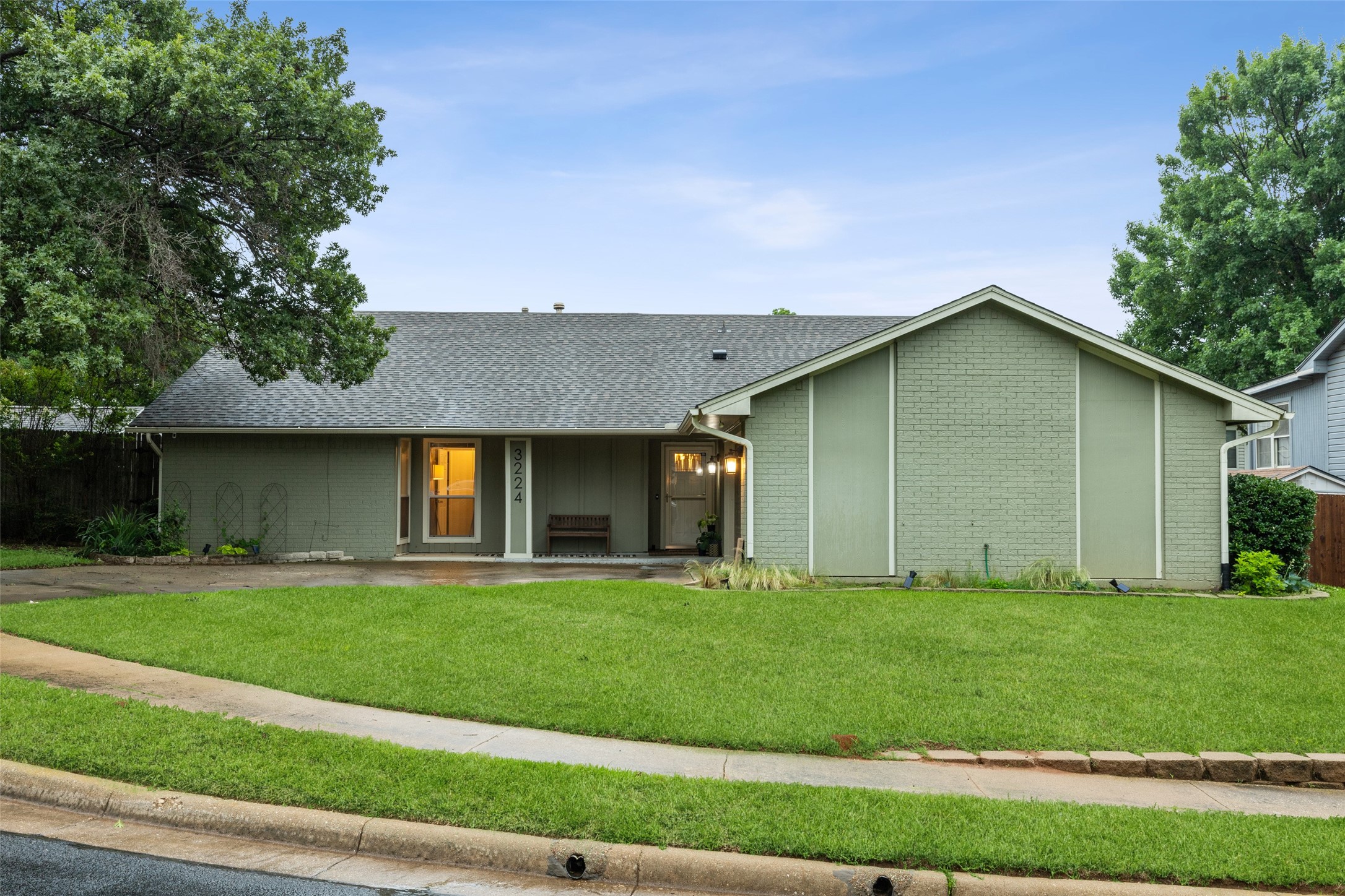 3224 Prince Court Bedford TX 76021