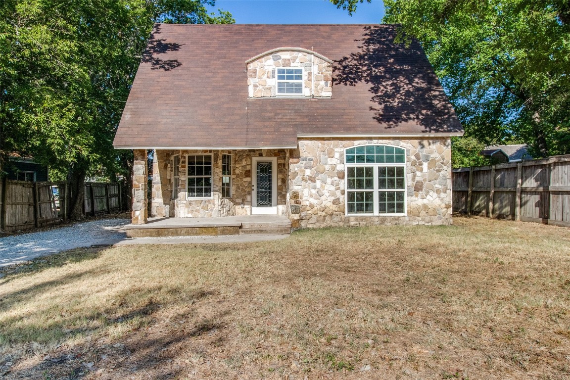 216 S Gribble Street Sherman TX 75090