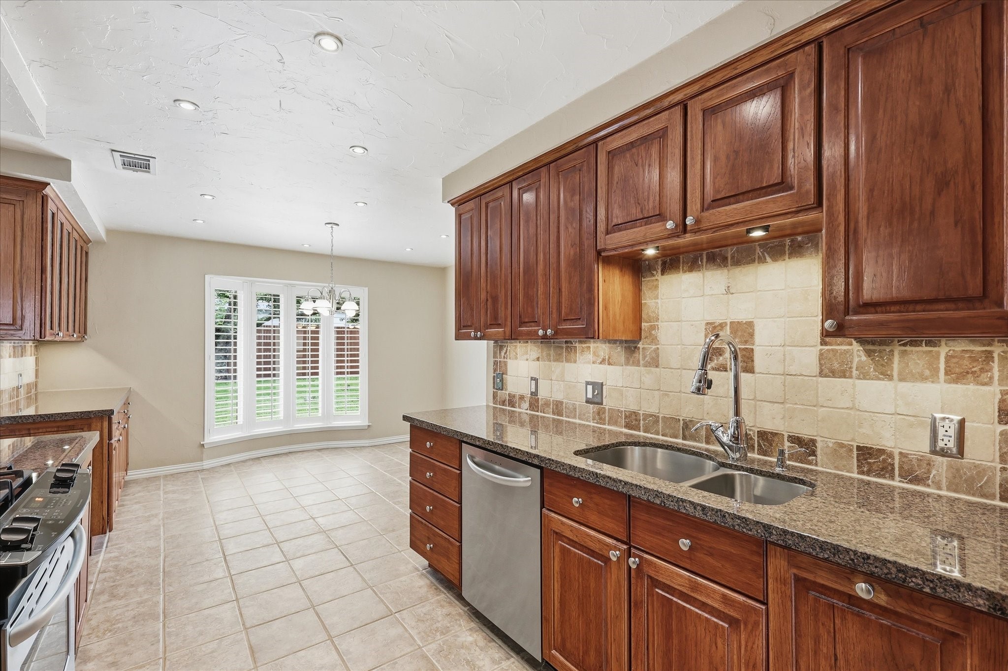 2009 Tanglewood Drive Grapevine TX 76051