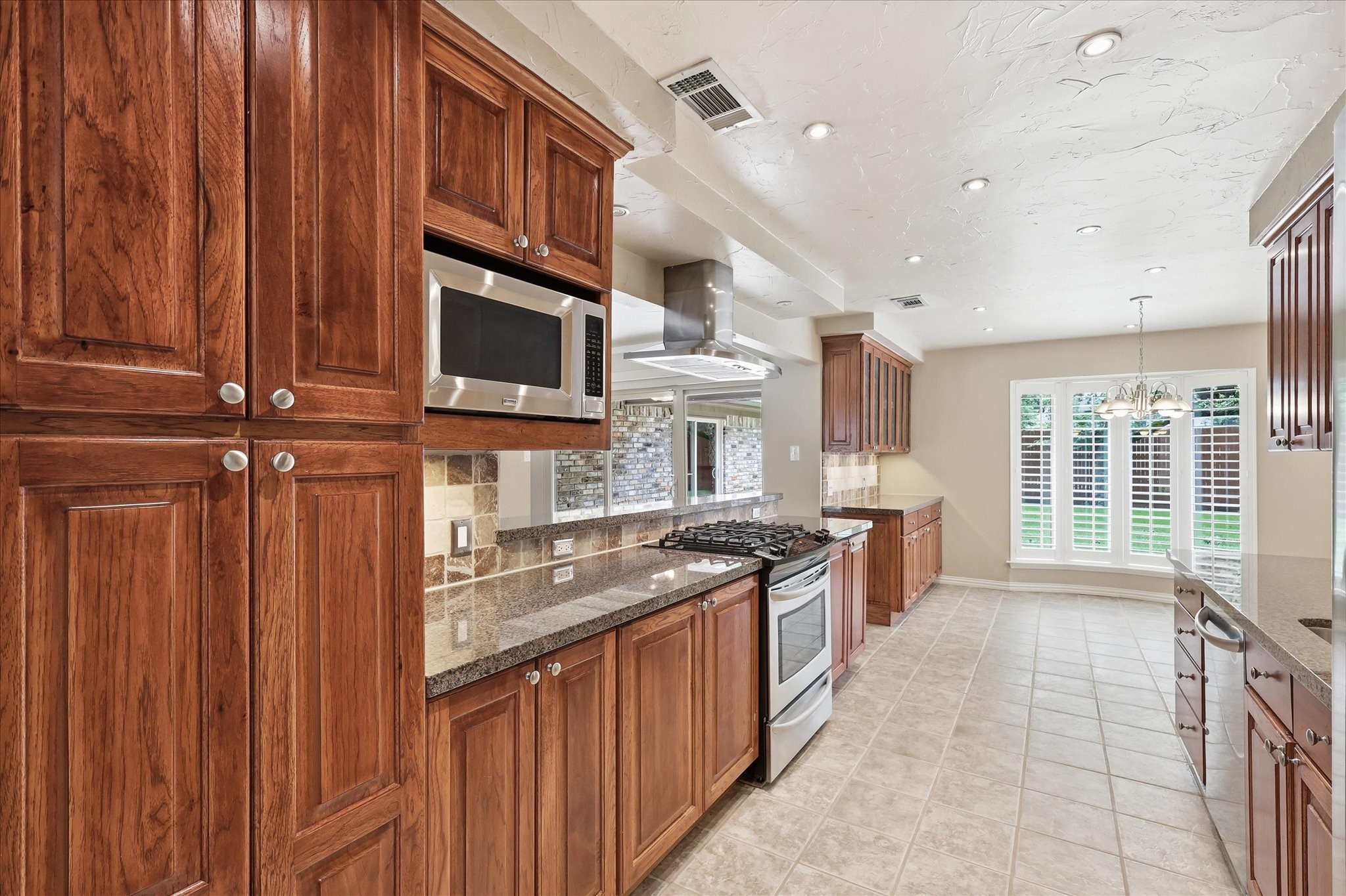 2009 Tanglewood Drive Grapevine TX 76051