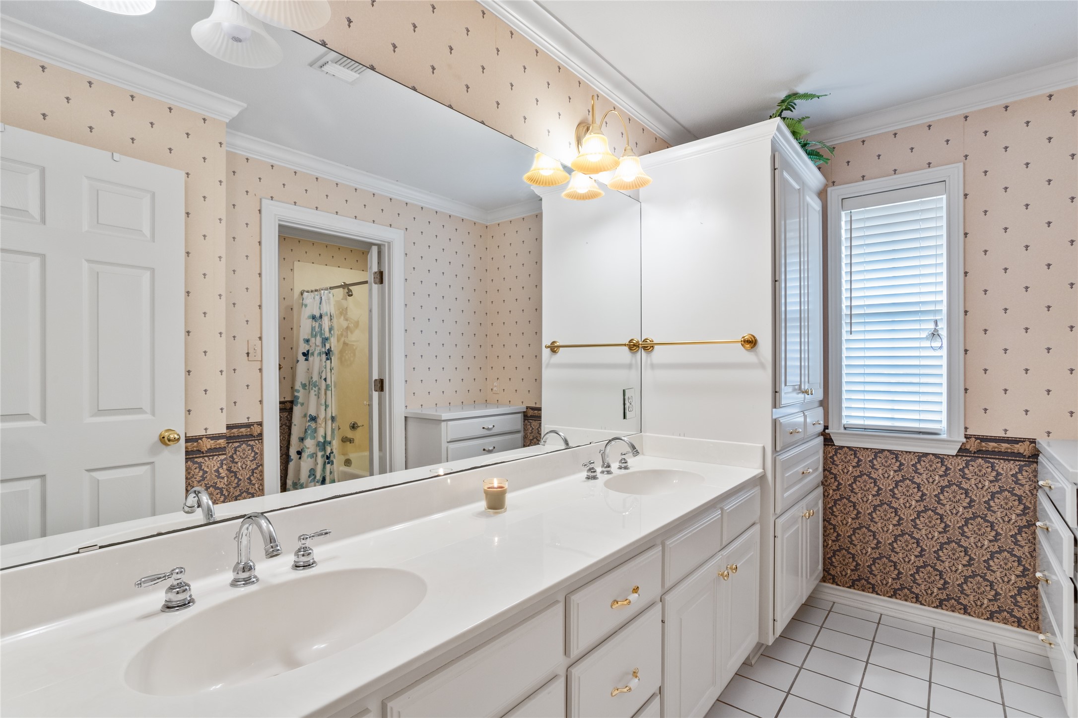 2100 Deer Run Denison TX 75020
