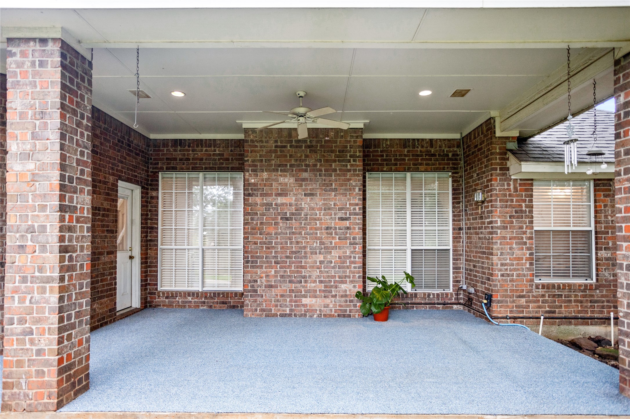 2100 Deer Run Denison TX 75020