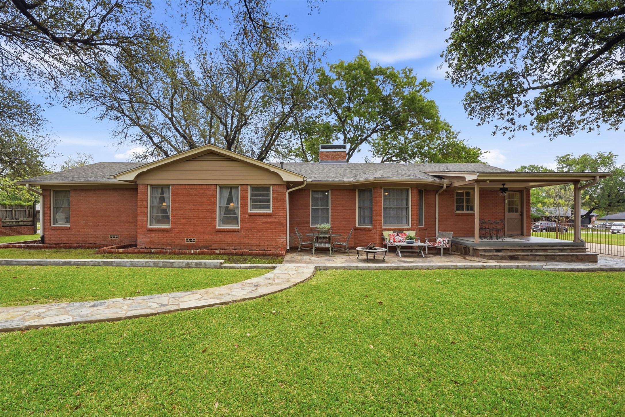 1216 Hilltop Drive Cleburne TX 76033