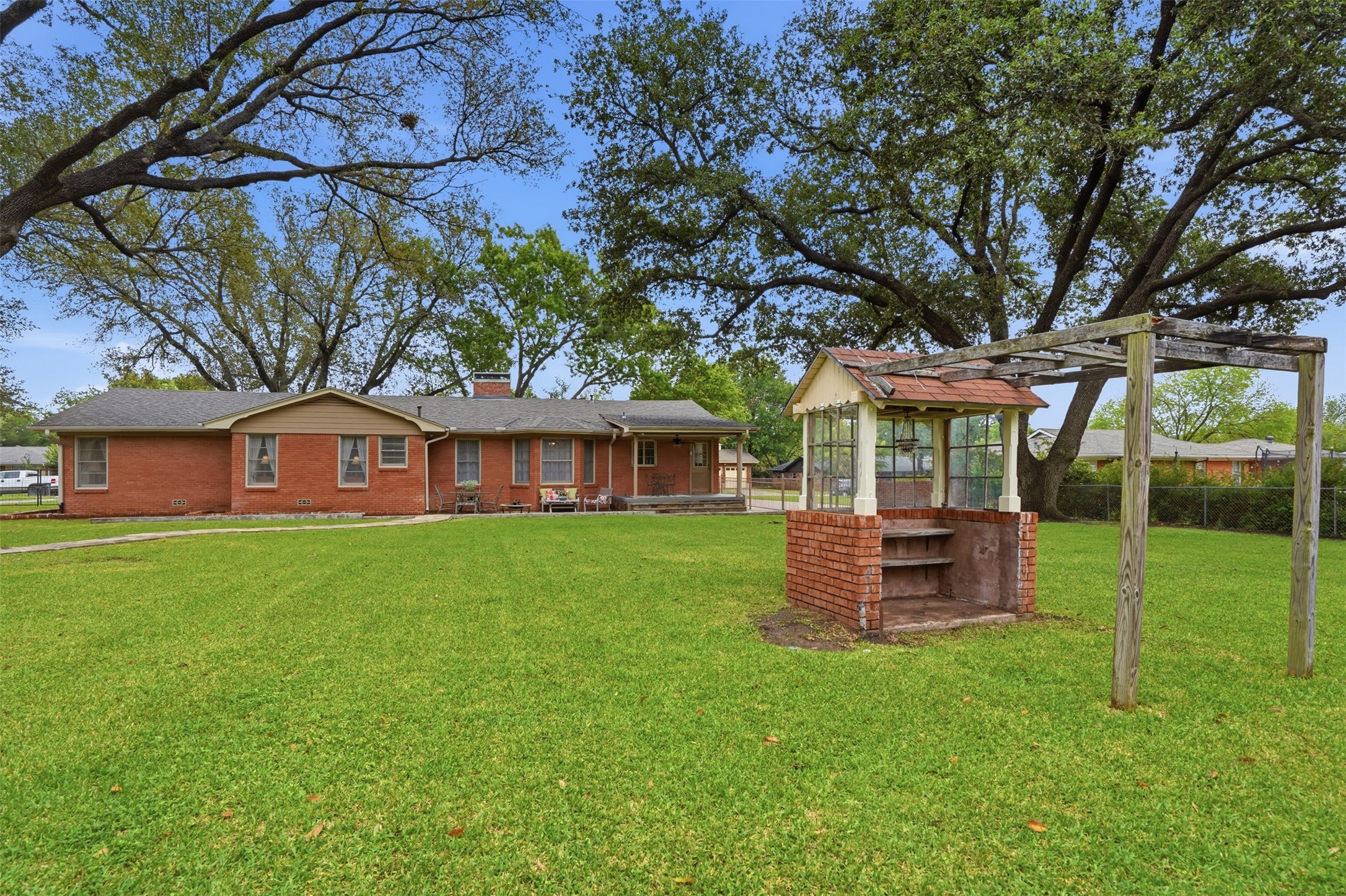 1216 Hilltop Drive Cleburne TX 76033
