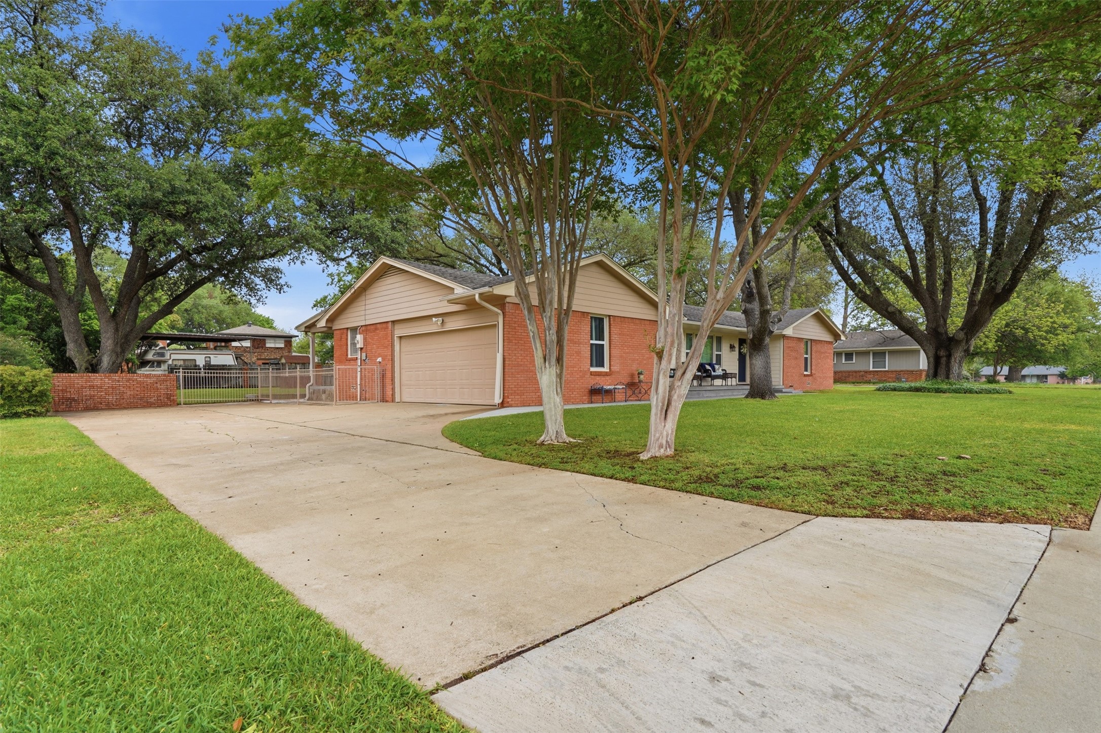 1216 Hilltop Drive Cleburne TX 76033