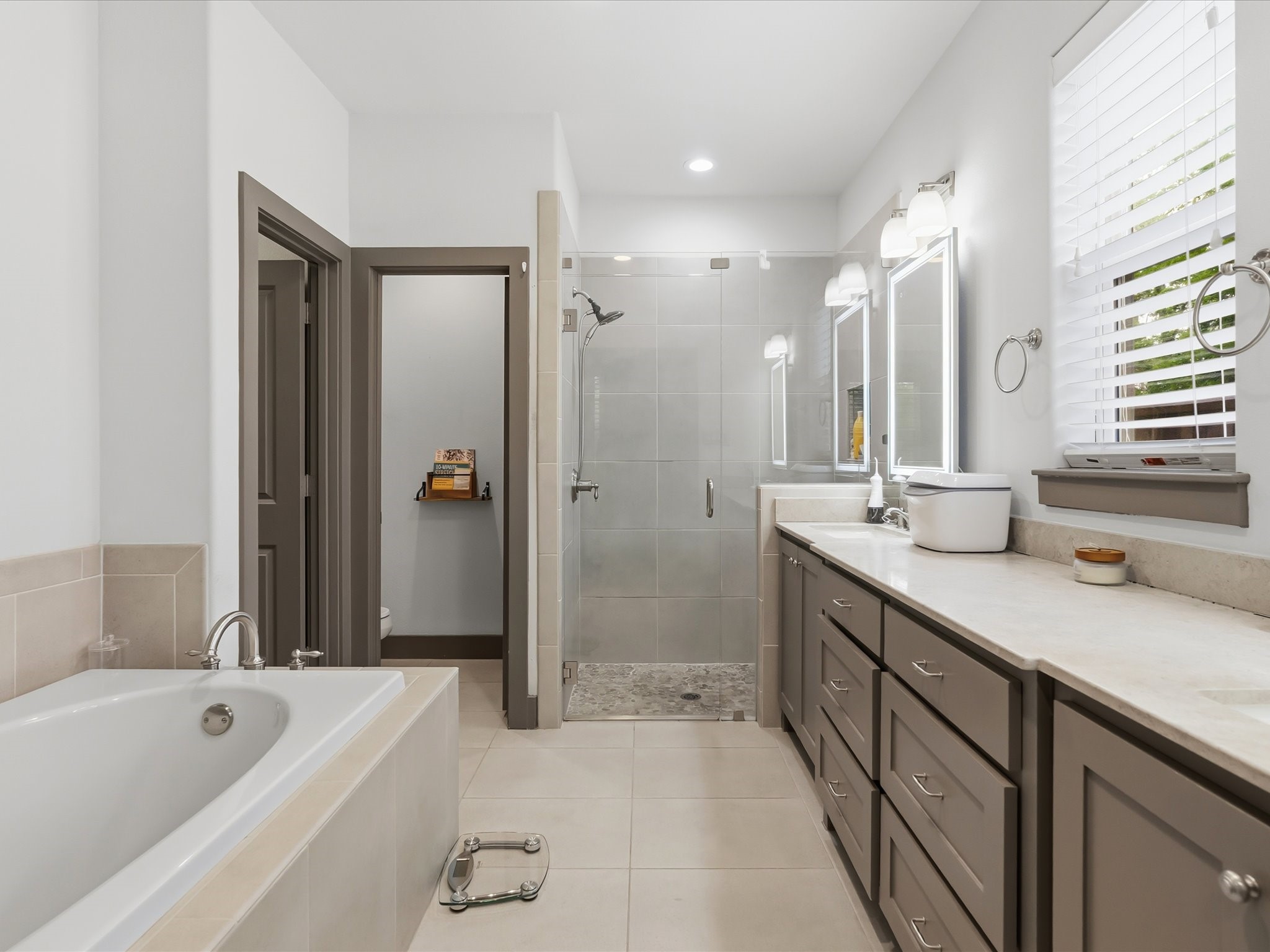 2965 Eric Lane Farmers Branch TX 75234