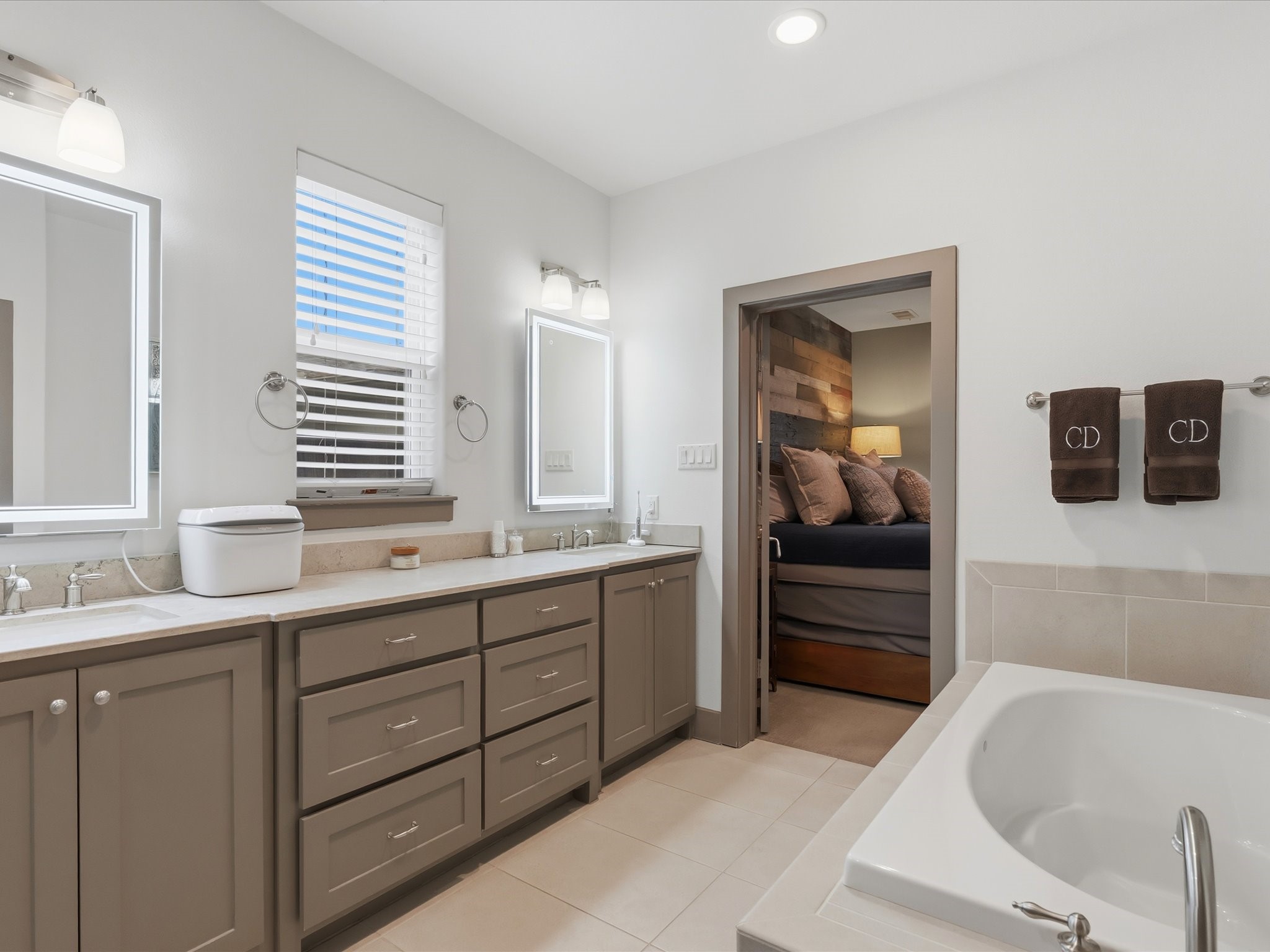 2965 Eric Lane Farmers Branch TX 75234