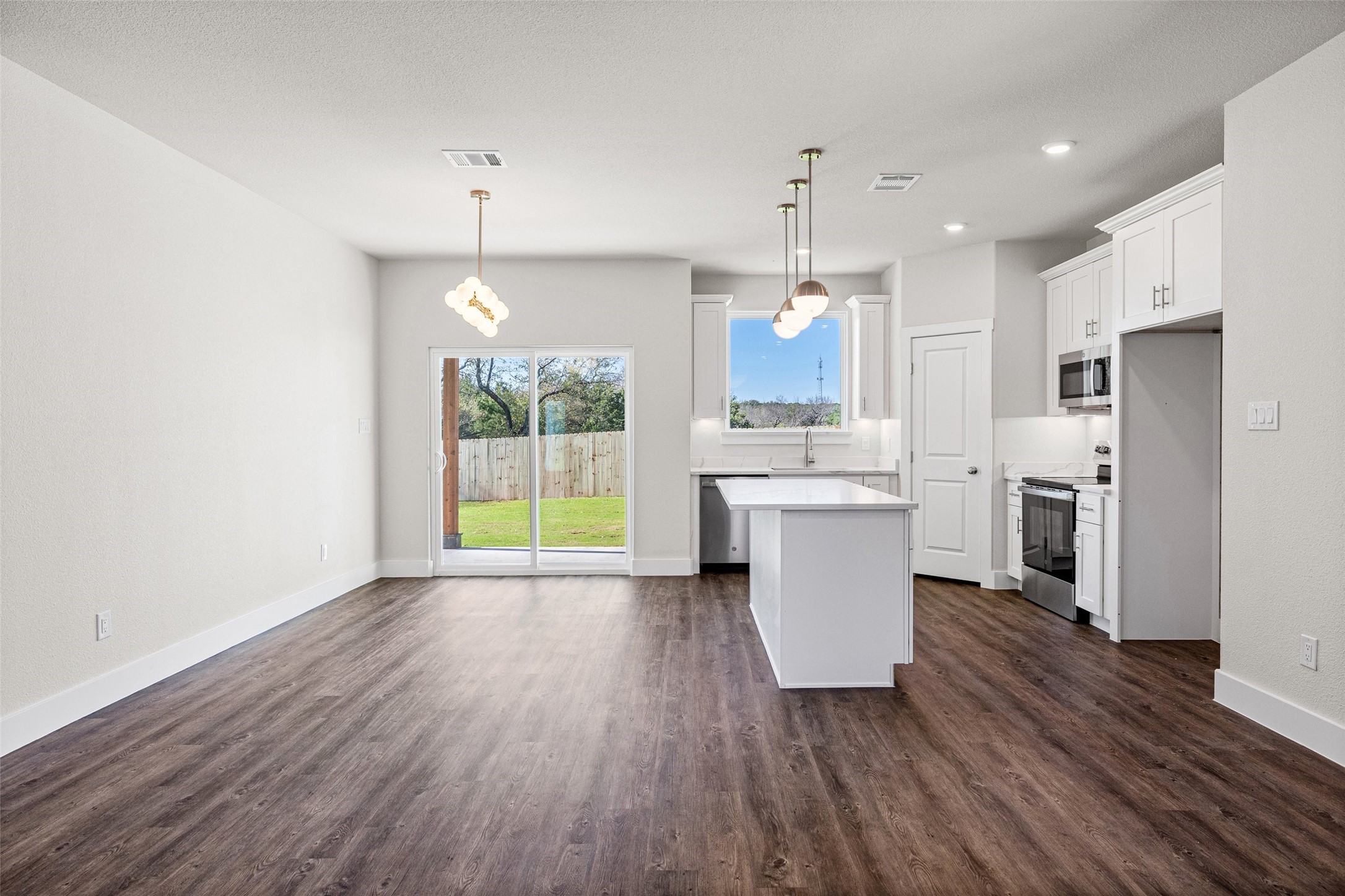 1531 Corona Drive Granbury TX 76048