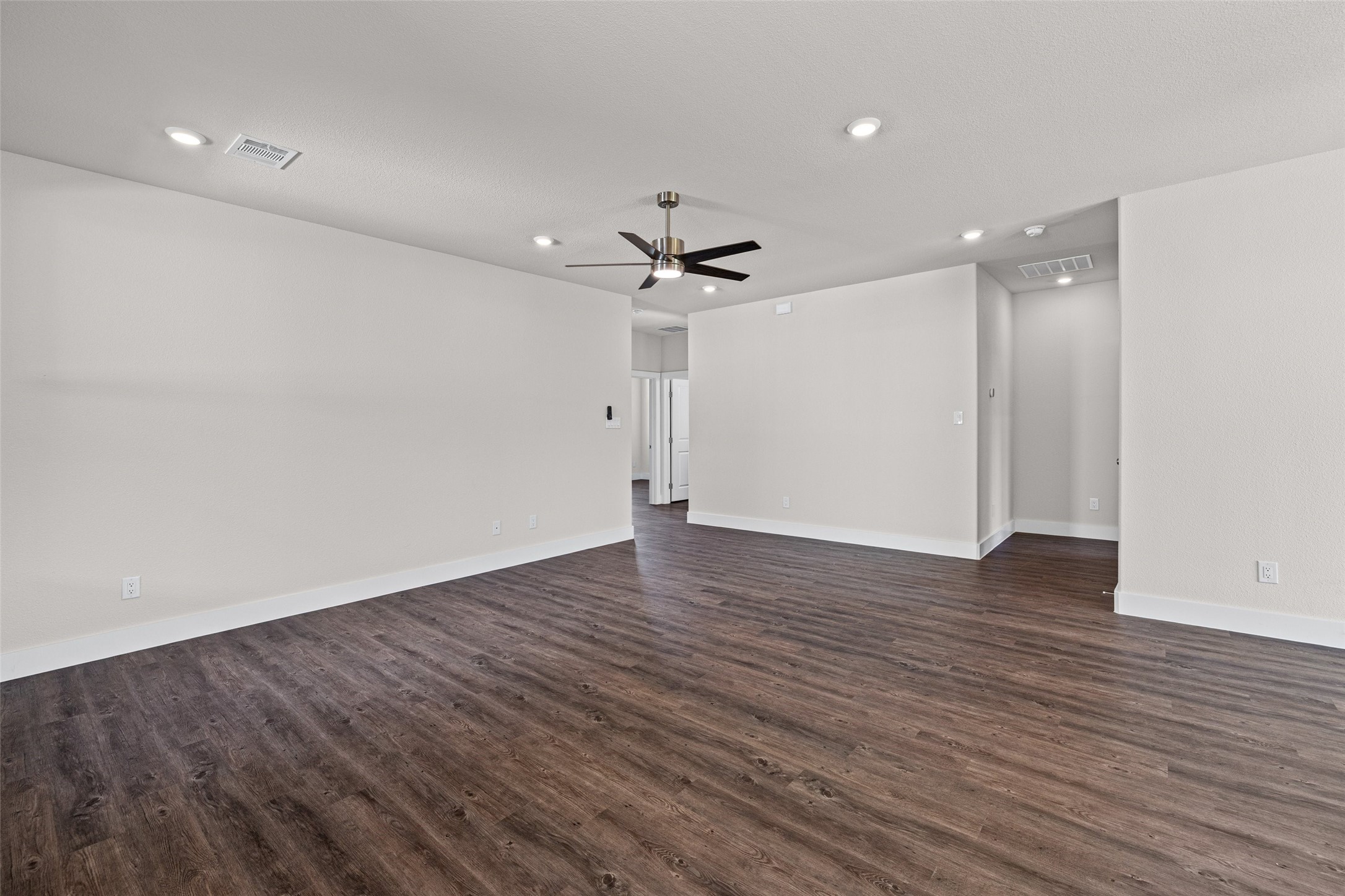1531 Corona Drive Granbury TX 76048