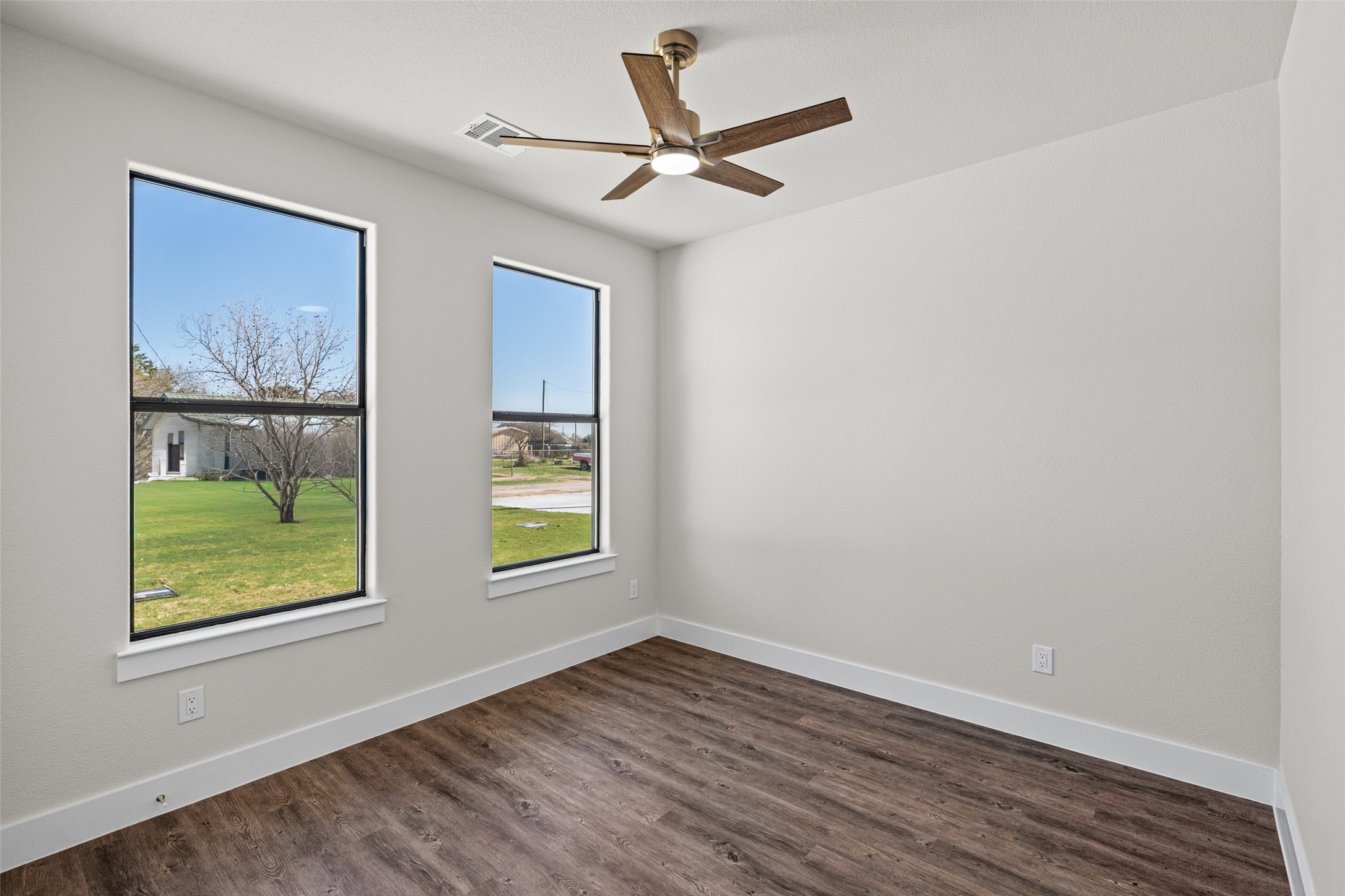 1531 Corona Drive Granbury TX 76048