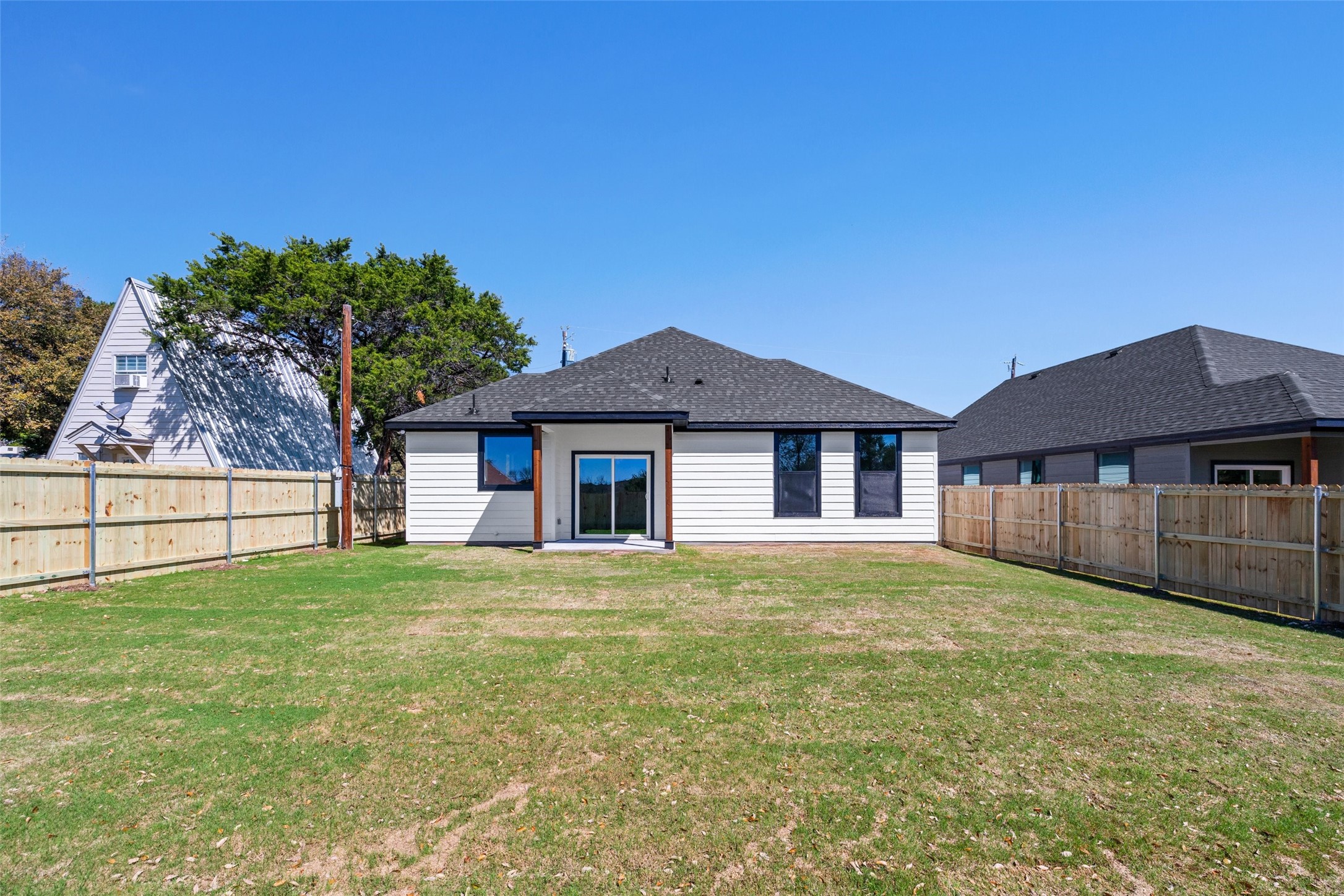 1531 Corona Drive Granbury TX 76048