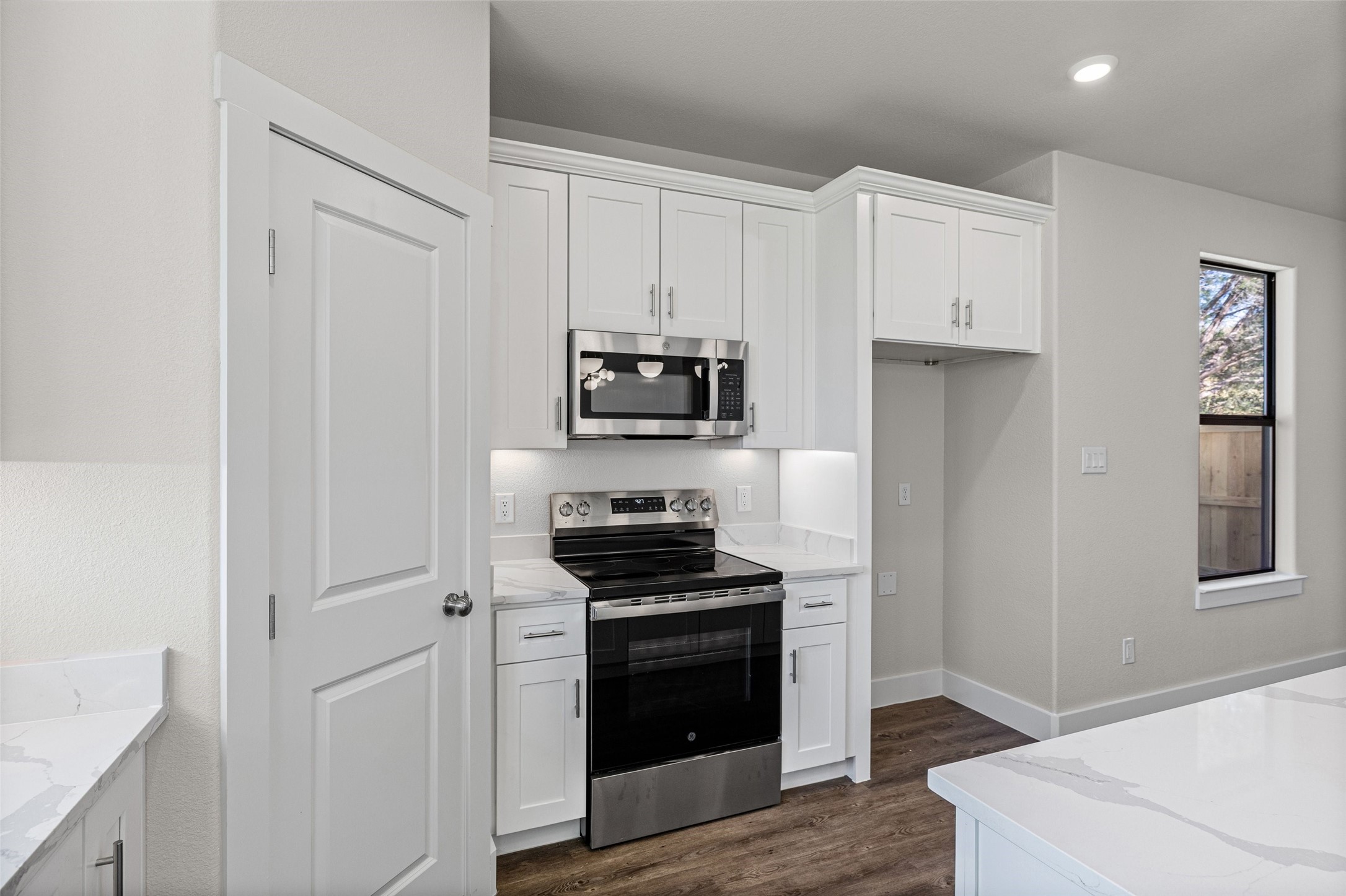 1531 Corona Drive Granbury TX 76048