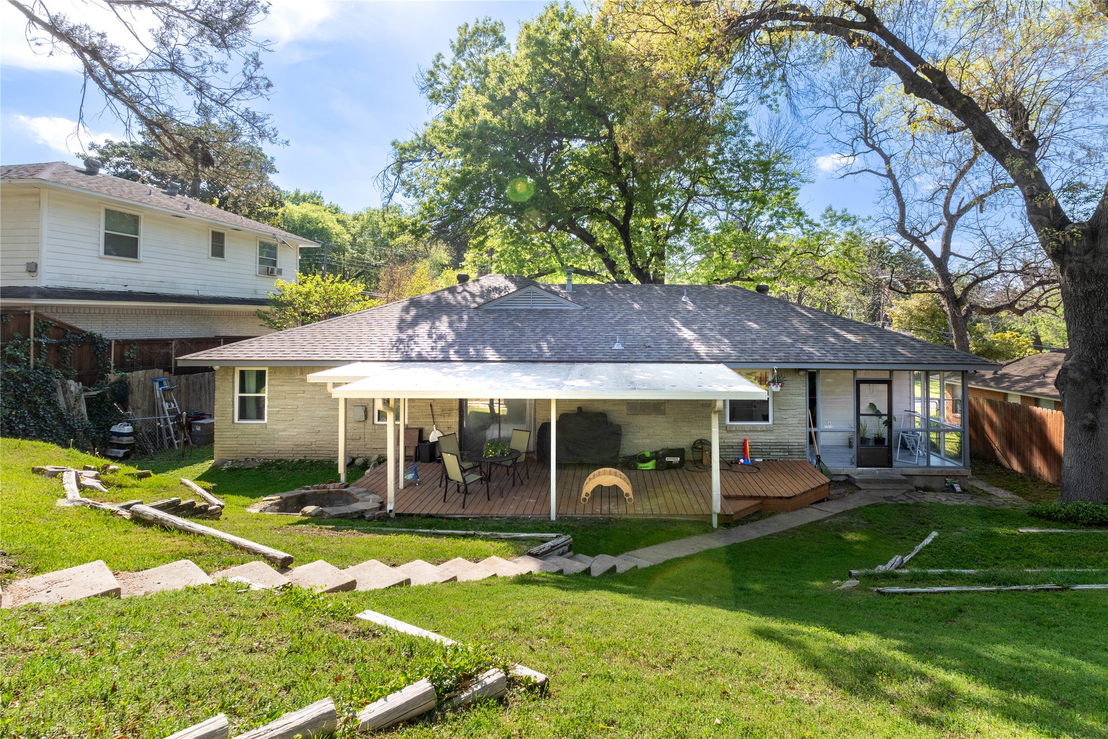 2422 Santa Cruz Drive Dallas TX 75227