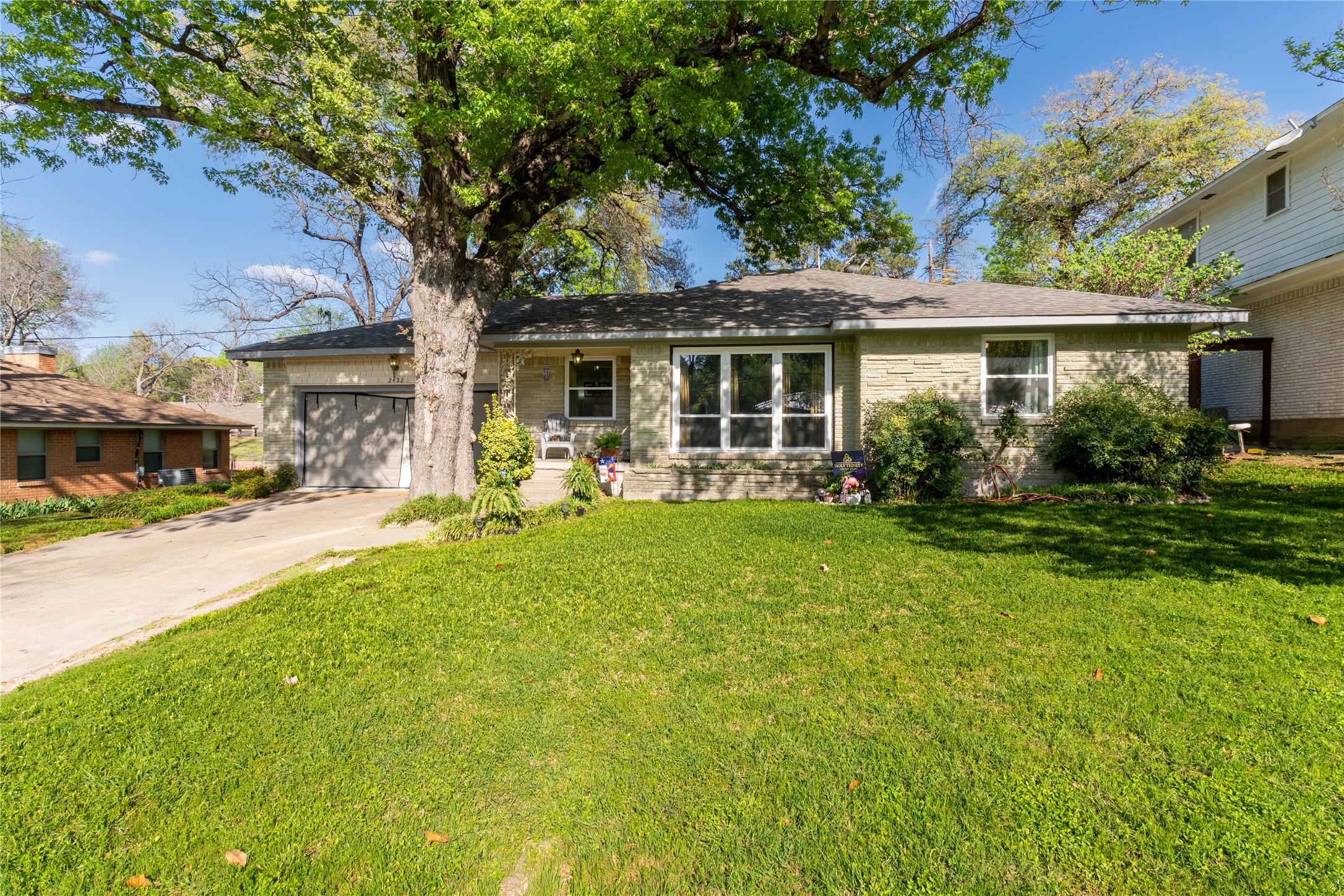 2422 Santa Cruz Drive Dallas TX 75227