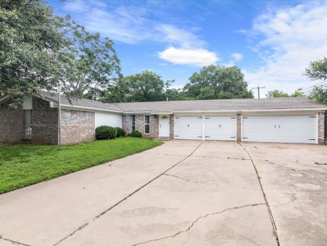 3721 Rough Creek Road Forest Hill TX 76140
