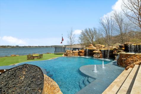 1904 W Emerald Bend Court Granbury TX 76049