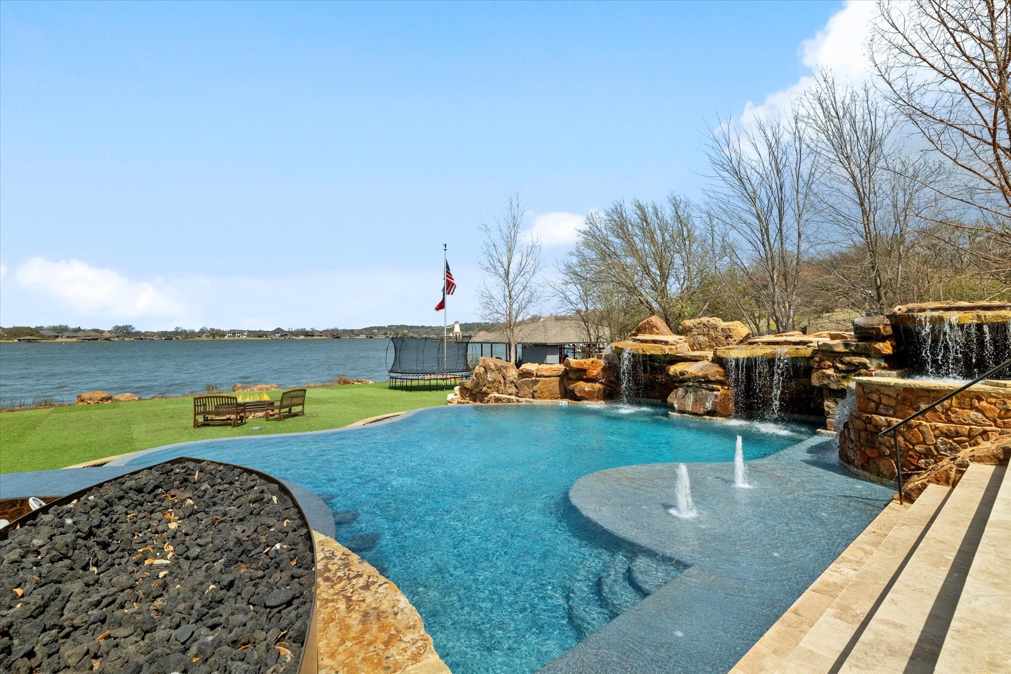 1904 W Emerald Bend Court Granbury TX 76049