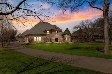 1904 W Emerald Bend Court Granbury TX 76049