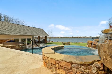 1904 W Emerald Bend Court Granbury TX 76049