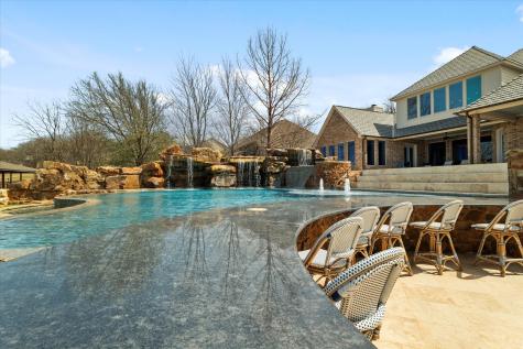 1904 W Emerald Bend Court Granbury TX 76049