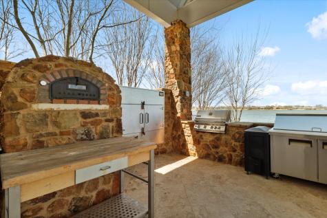 1904 W Emerald Bend Court Granbury TX 76049