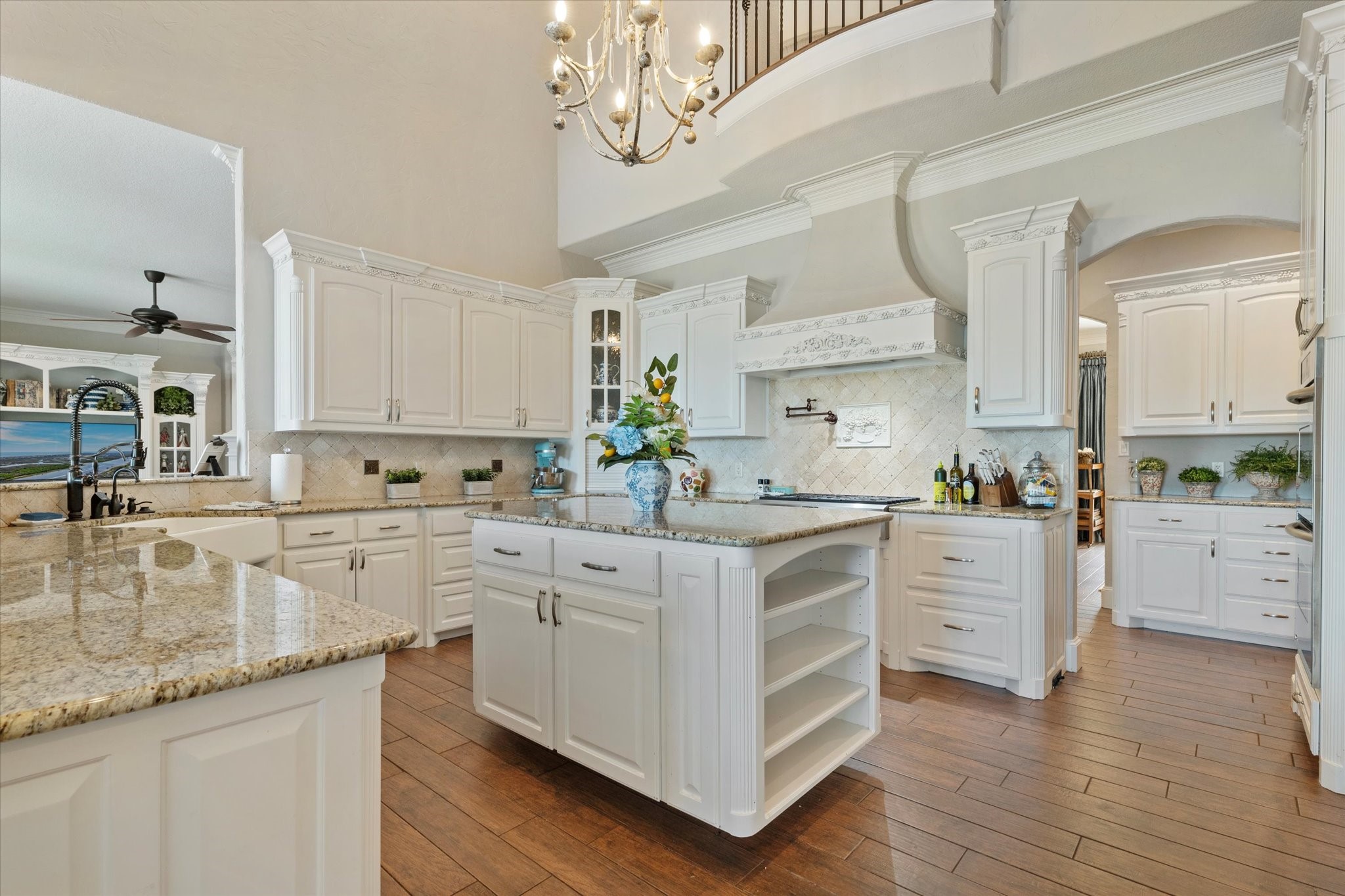 1904 W Emerald Bend Court Granbury TX 76049