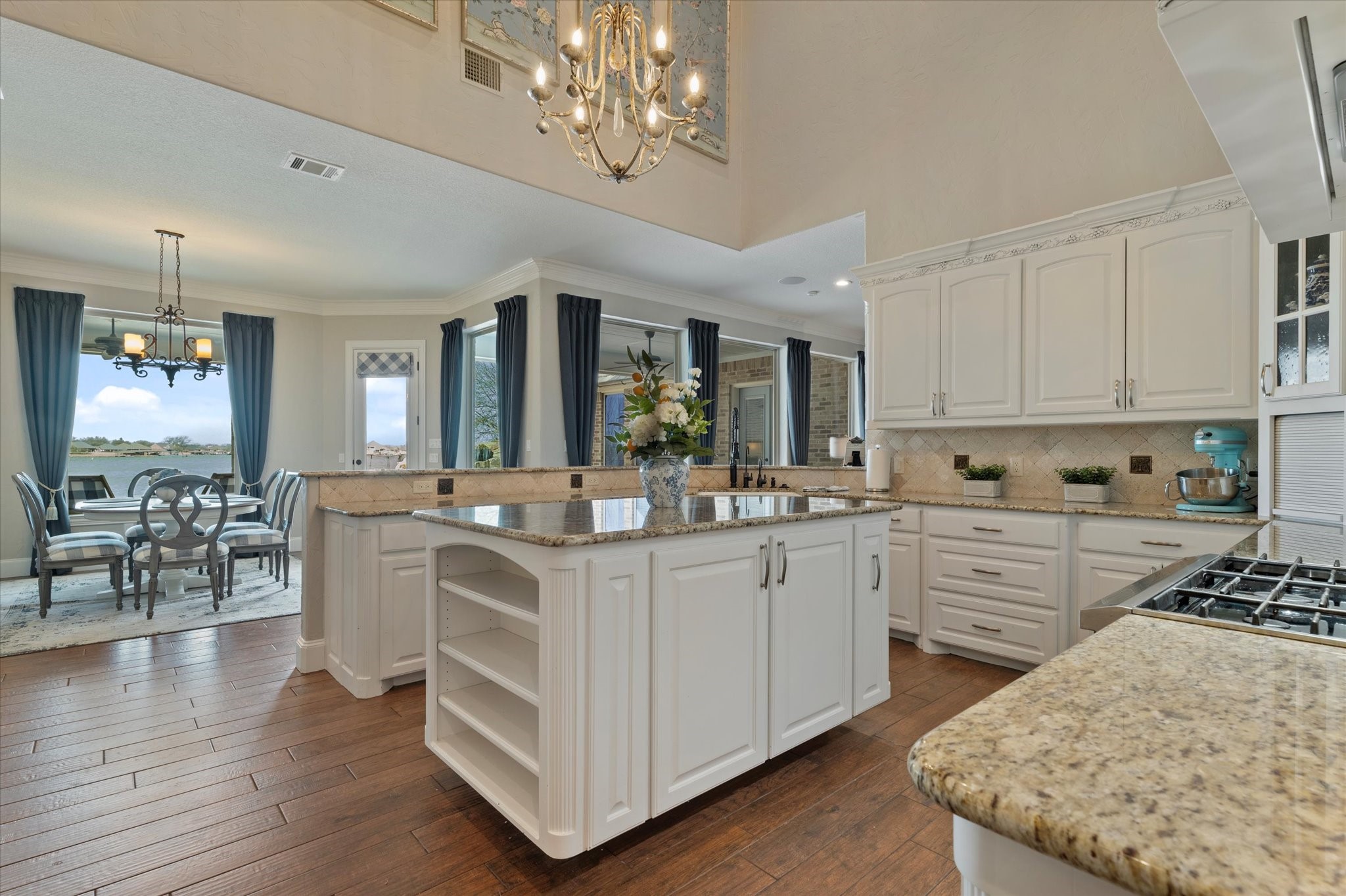 1904 W Emerald Bend Court Granbury TX 76049
