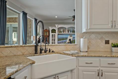 1904 W Emerald Bend Court Granbury TX 76049