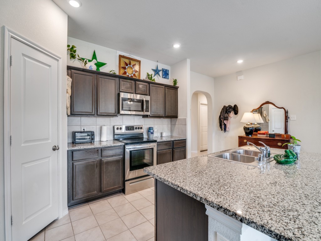 2431 Rosharon Drive Forney TX 75126